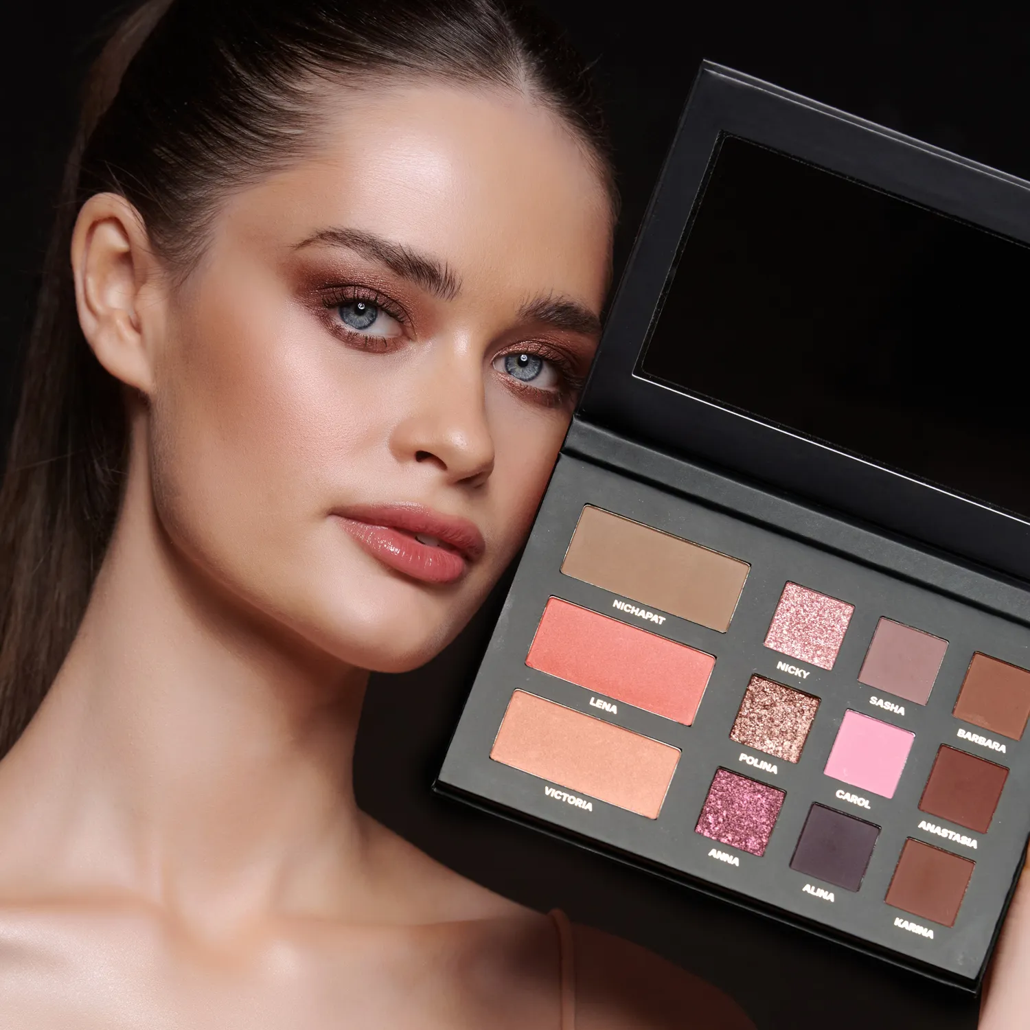 Лена Ясенкова палетка универсальная для макияжа