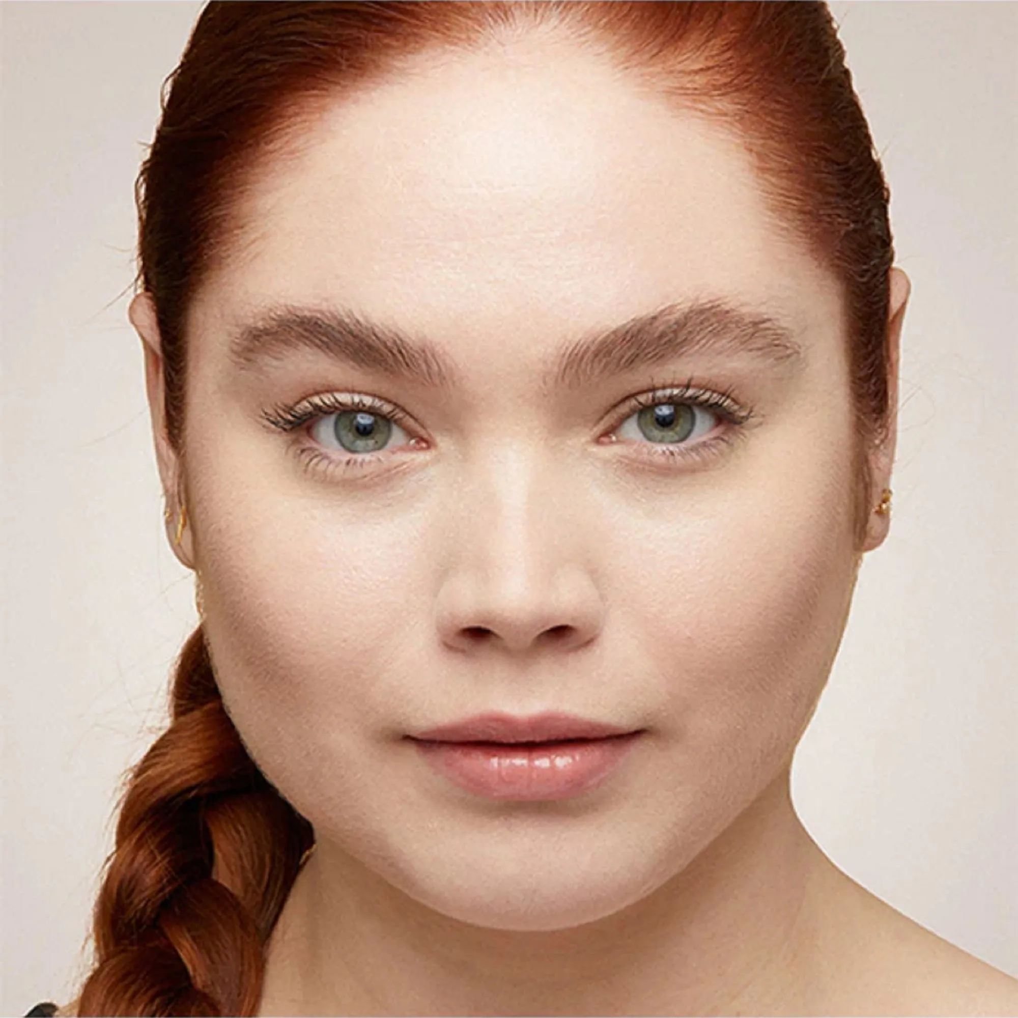 Double Wear Устойчивый тональный флюид SPF20