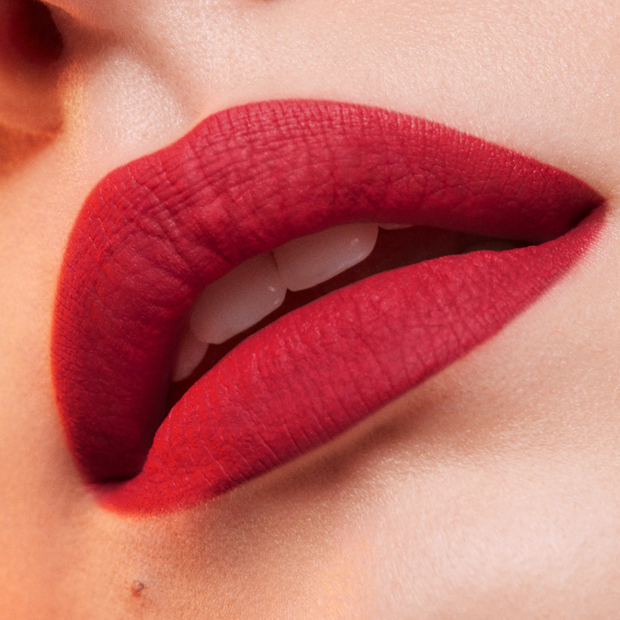 Pure Color Whipped Matte Lip Color With Moringa Butter Матовая помада-мусс