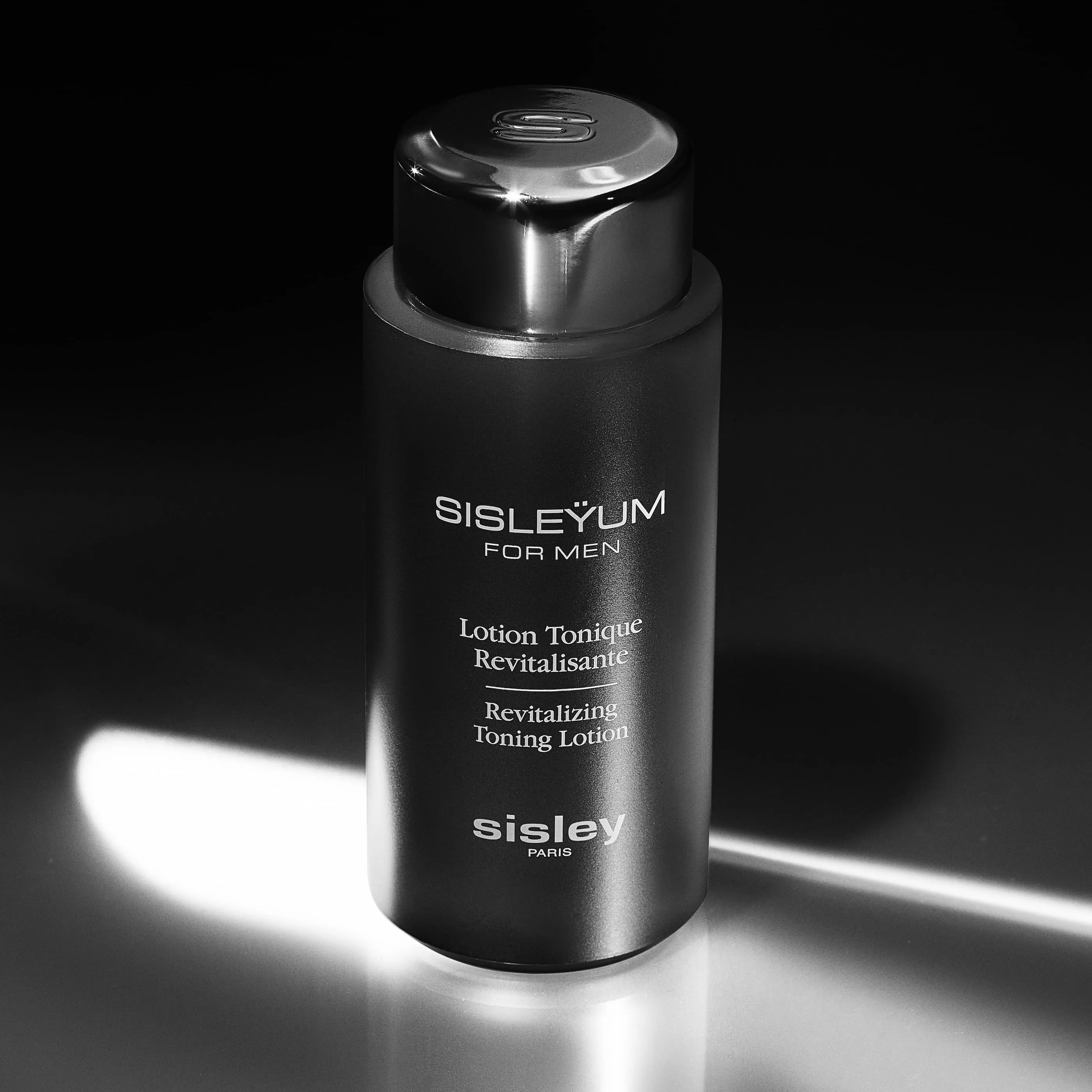 Sisleÿum for Men Revitalizing Toning Lotion Восстанавливающий тонизирующий лосьон для лица