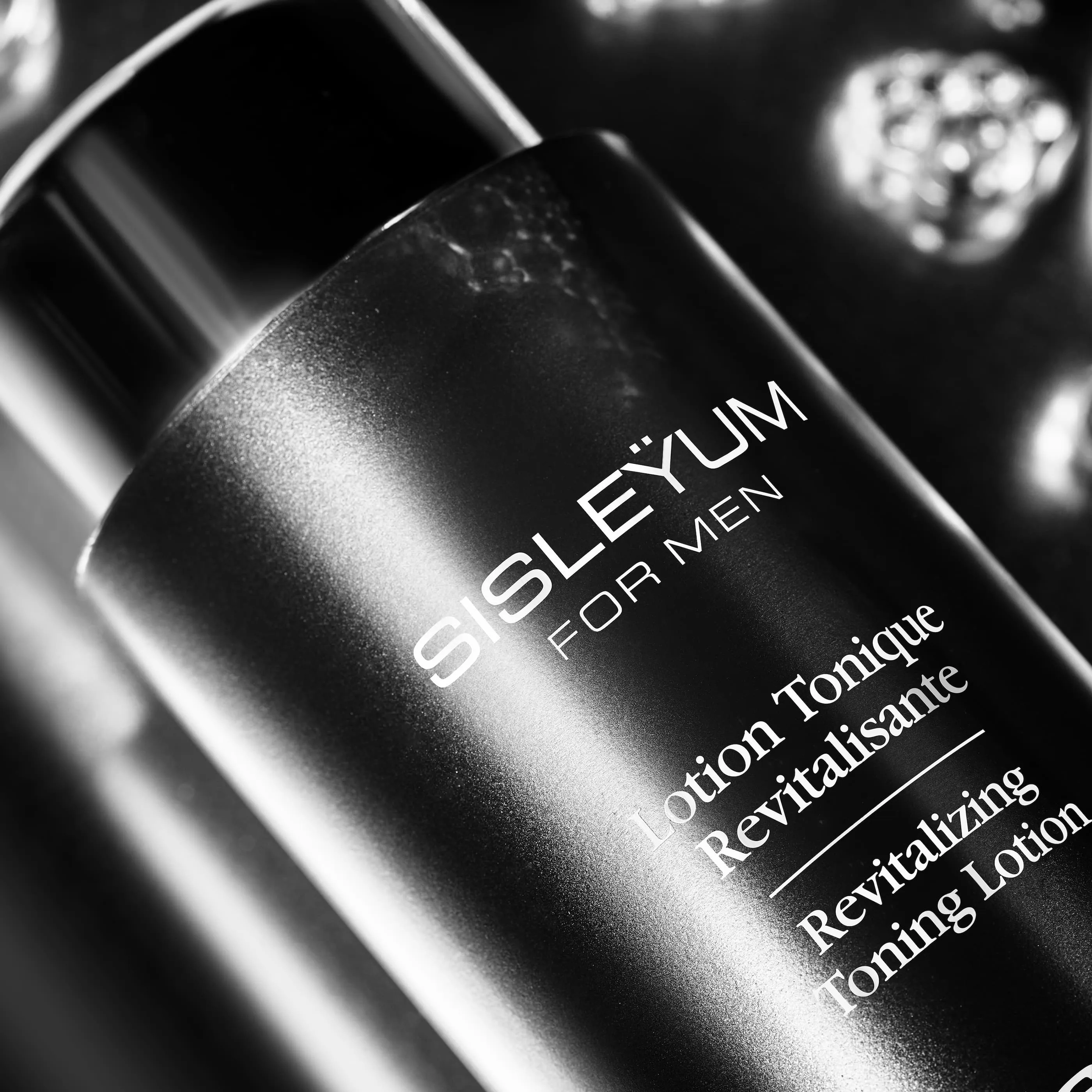 Sisleÿum for Men Revitalizing Toning Lotion Восстанавливающий тонизирующий лосьон для лица