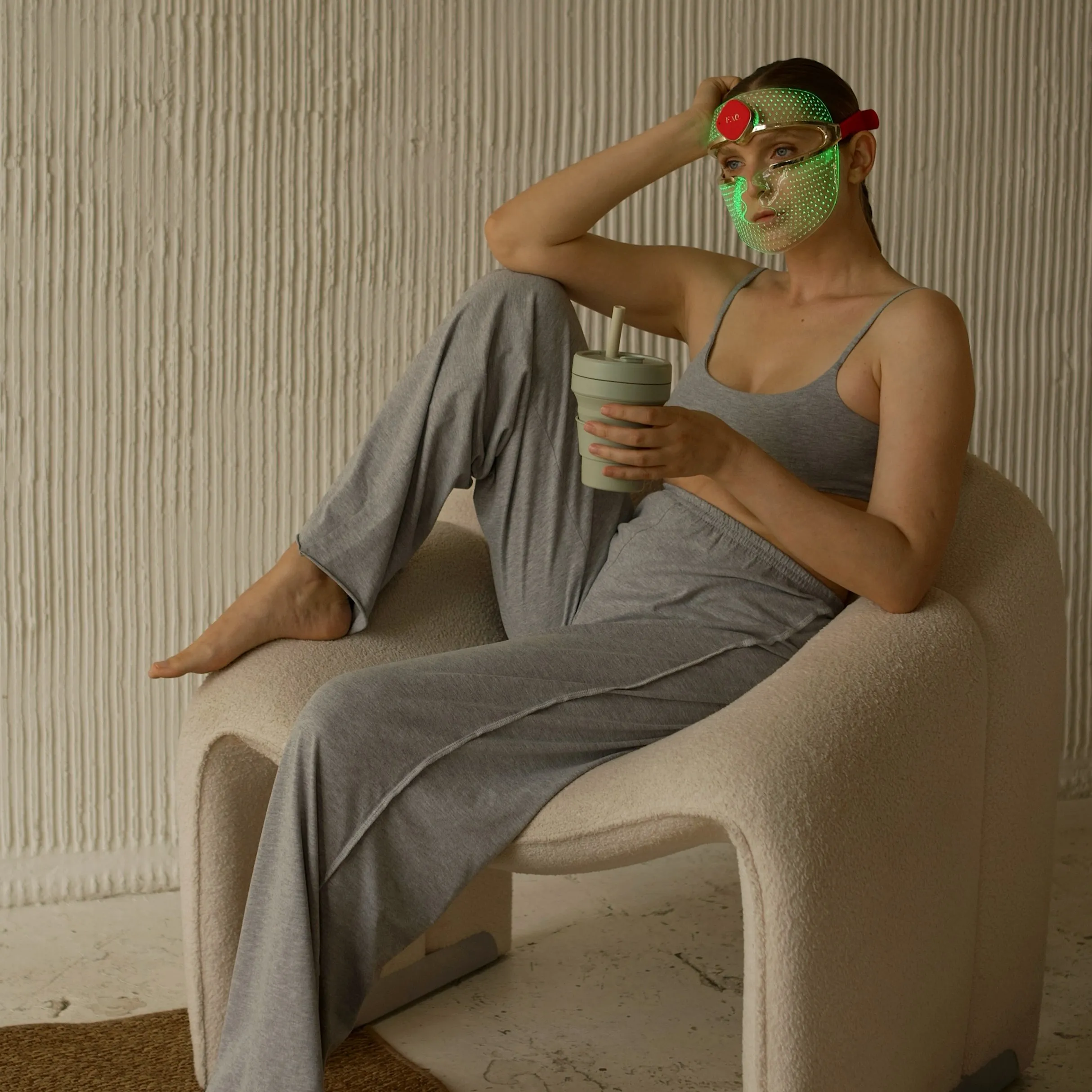 Ультралегкая LED-маска FAQ™ 201 с 3 типами LED-света для молодости вашей кожи