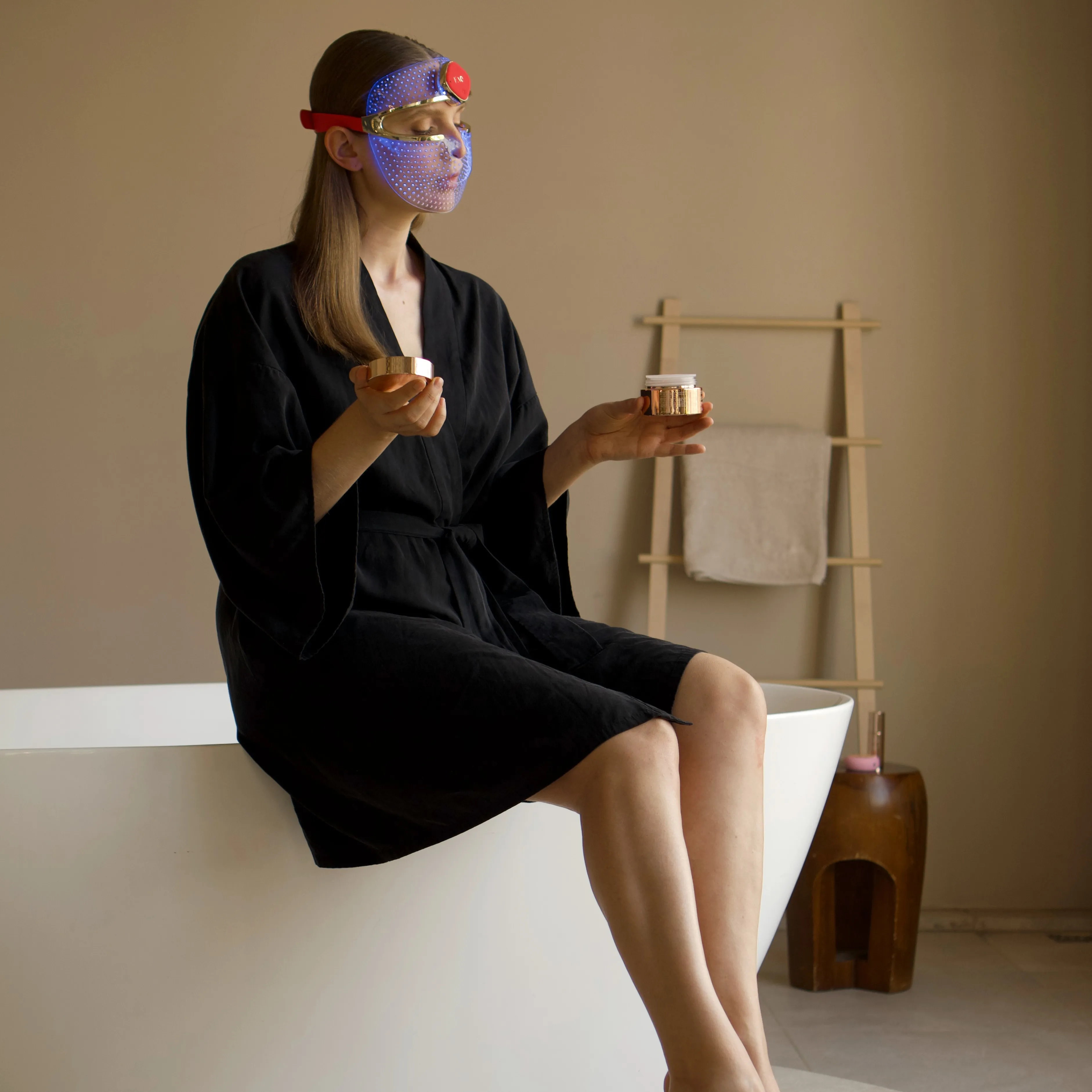 Ультралегкая LED-маска FAQ™ 201 с 3 типами LED-света для молодости вашей кожи