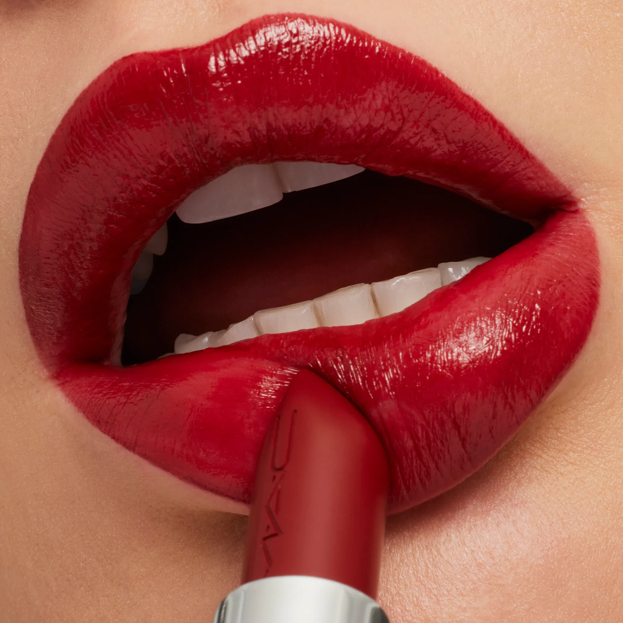 MACXIMAL SLEEK SATIN LIPSTICK Губная помада