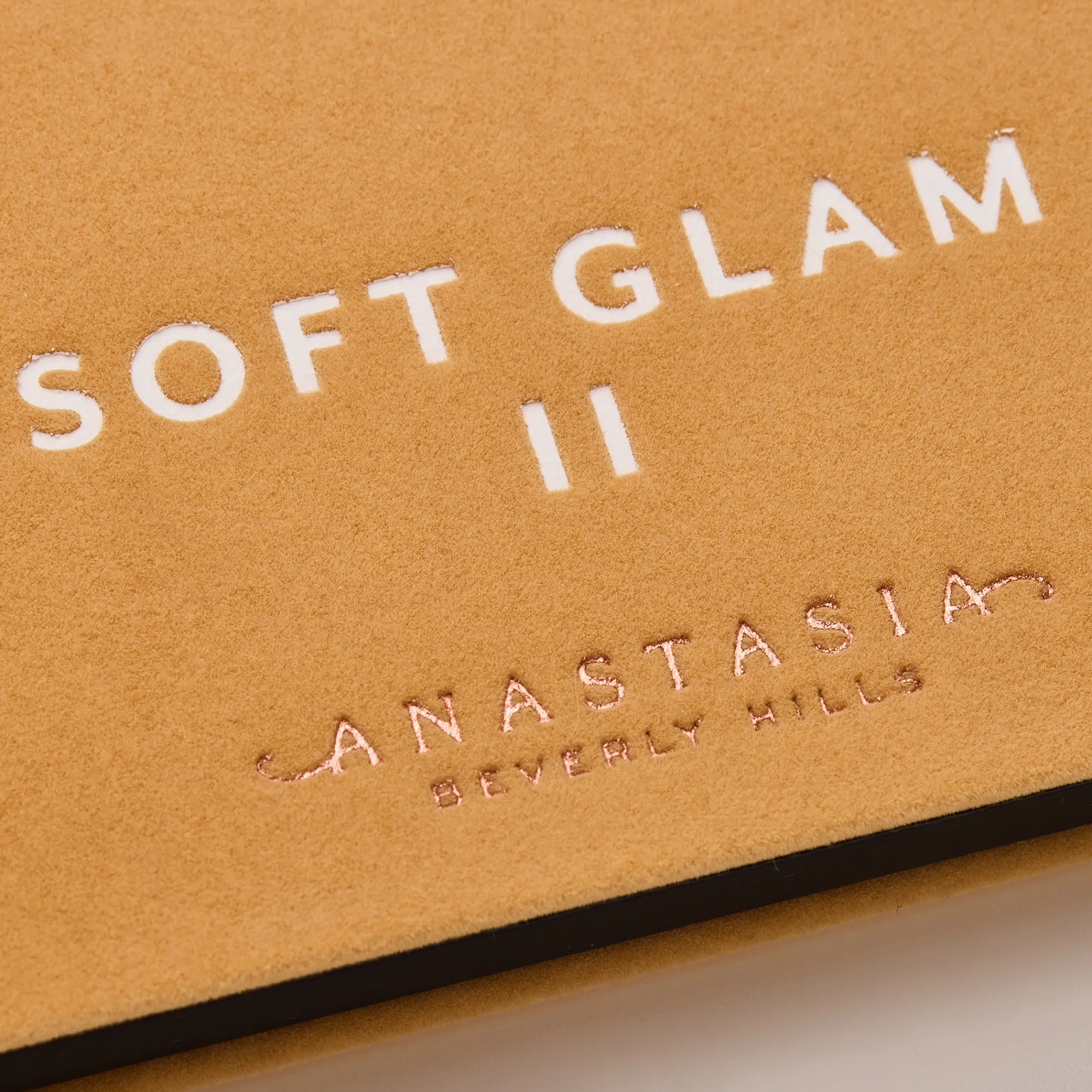 PALETTE SOFT GLAM II Палетка теней