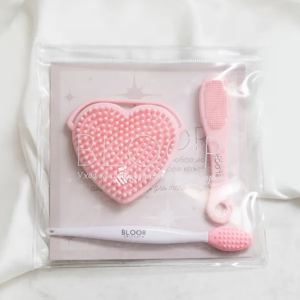 Набор силиконовых щеток для чистки лица, губ и тела