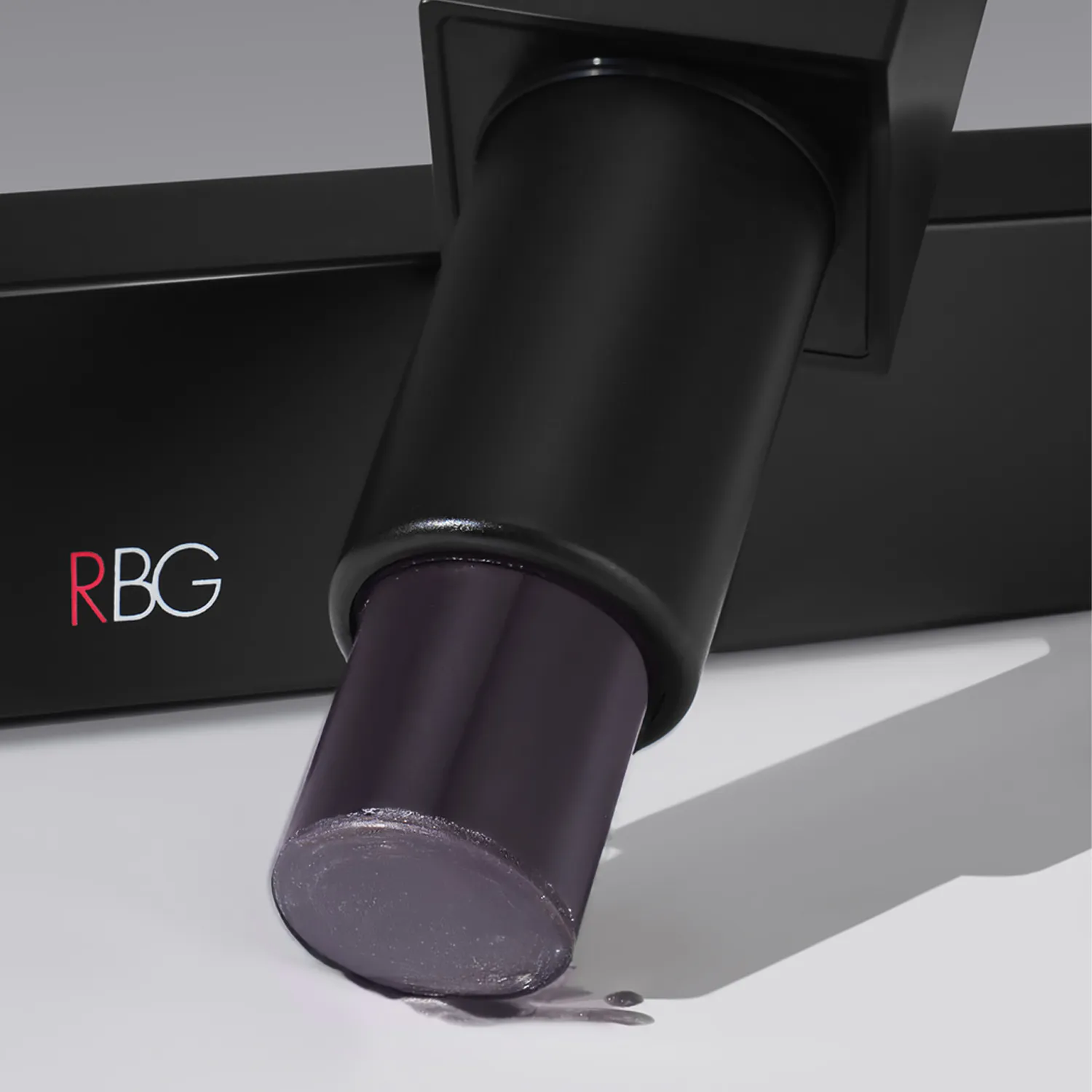 Черная Москва бальзам для губ тинт