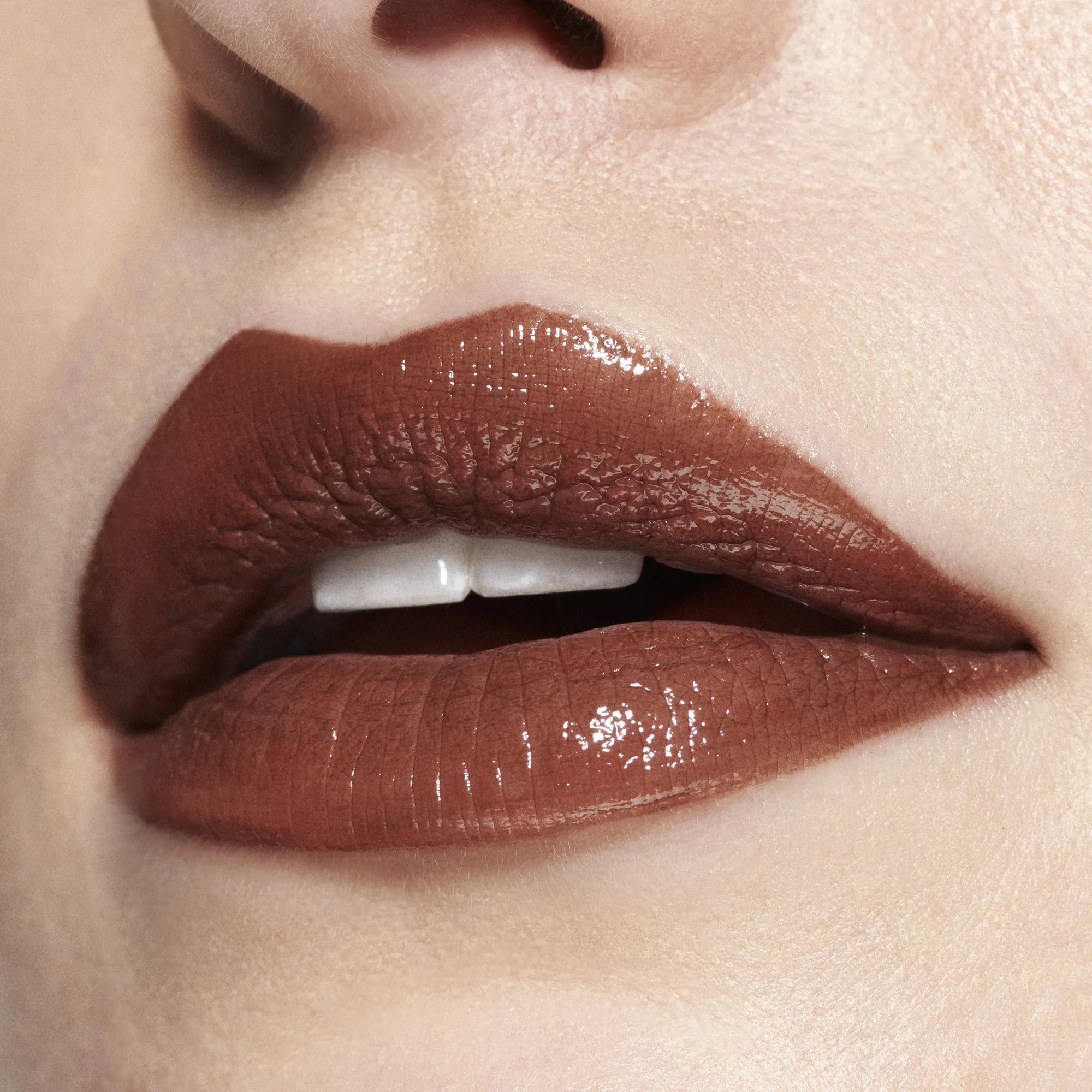 LUSTREGLASS LIPSTICK Помада глянцевая