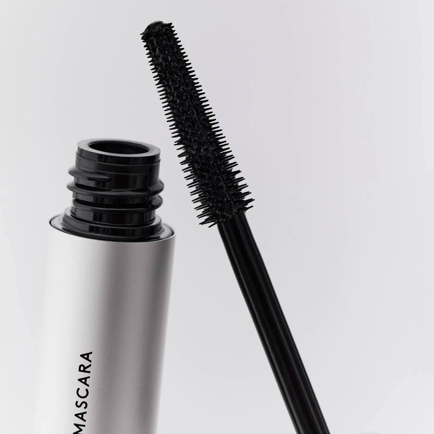 GROWTH SERUM MASCARA Термотушь с сывороткой для роста ресниц