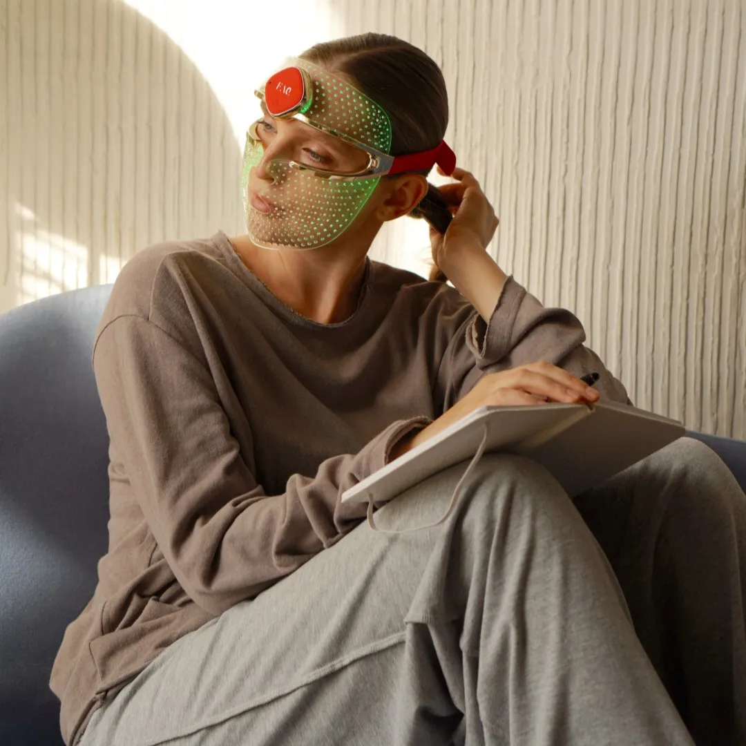 Ультралегкая LED-маска FAQ™ 201 с 3 типами LED-света для молодости вашей кожи