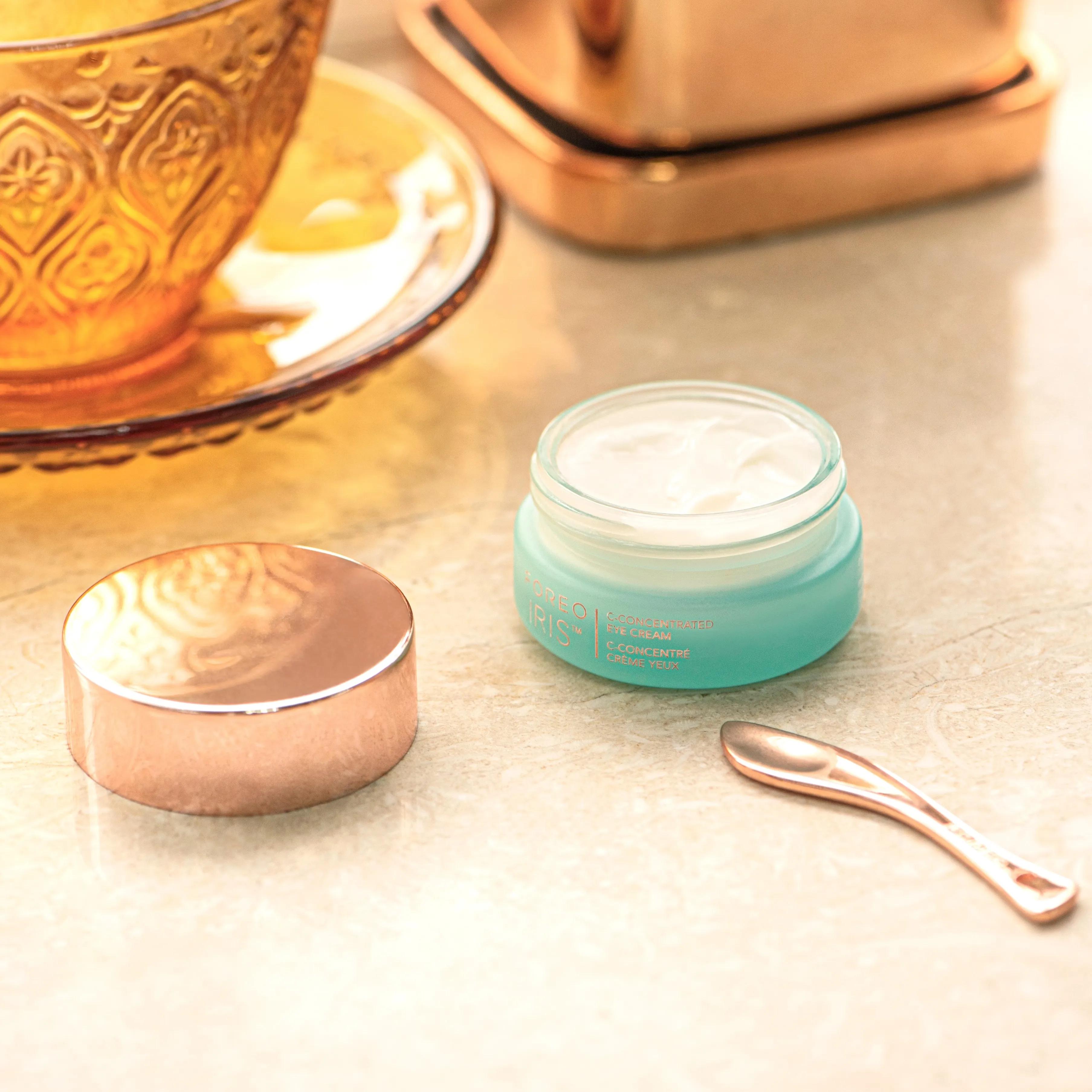 Крем для кожи вокруг глаз IRIS™ C-CONCENTRATED BRIGHTENING EYE CREAM
