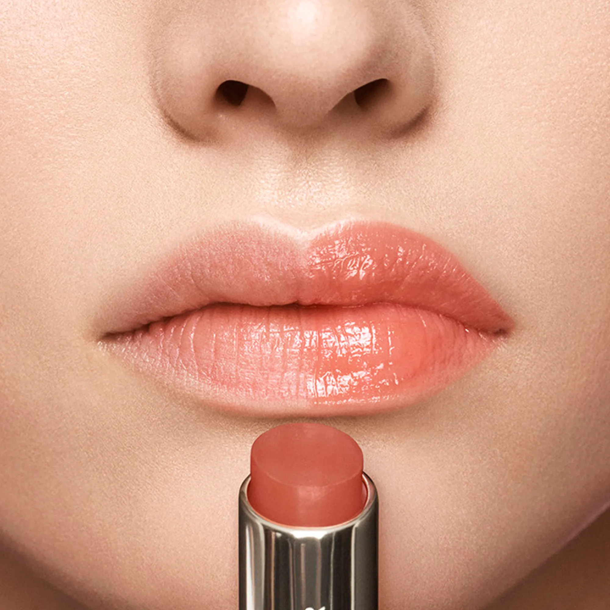 Futurist HydraPlump Lip Balm Ухаживающий оттеночный бальзам для губ