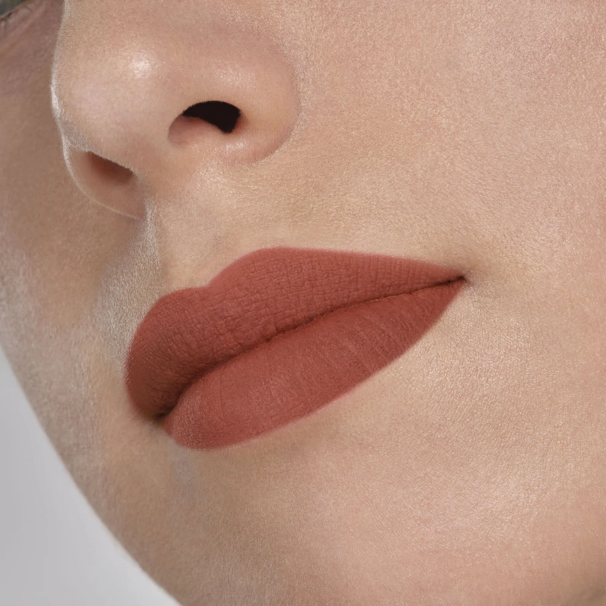 ROUGE ARTIST VELVET NUDE Помада для губ