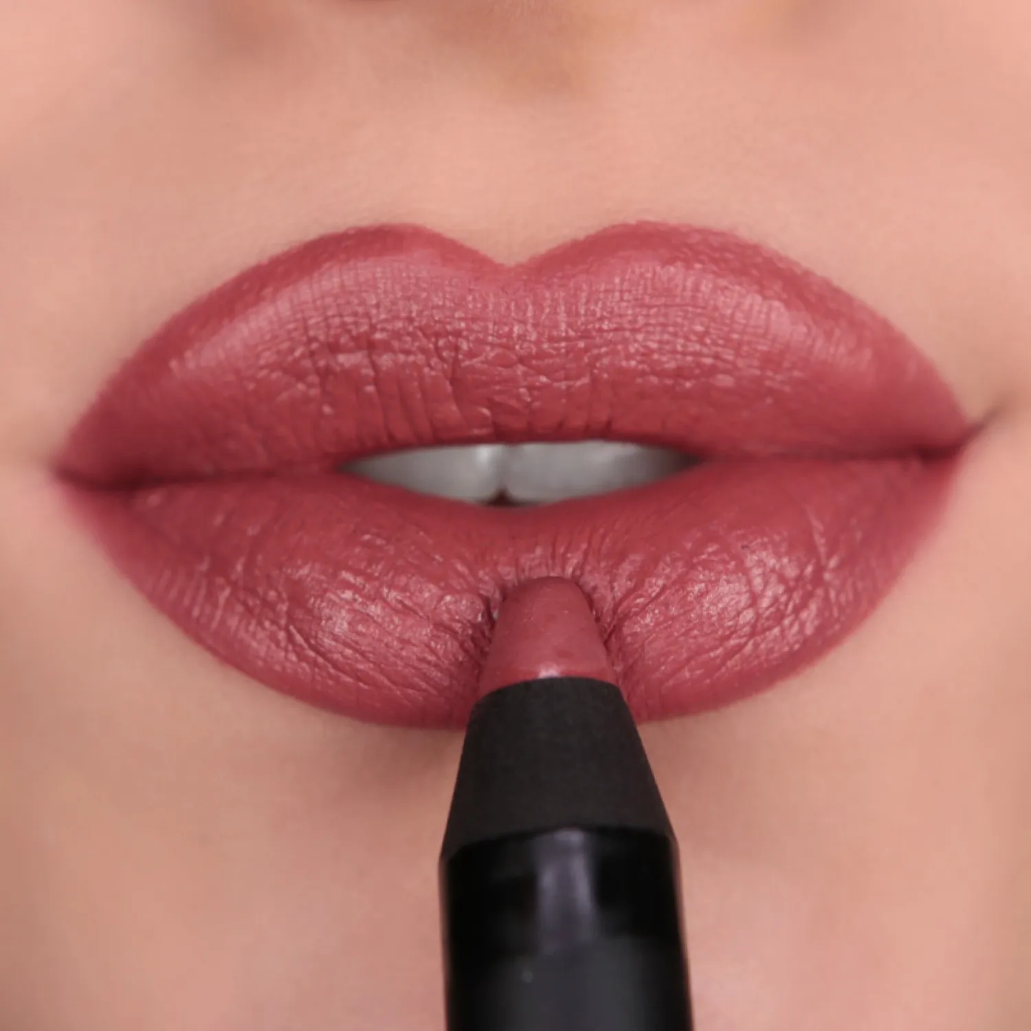 Lipstique Помада-карандаш Lipstique Помада-карандаш