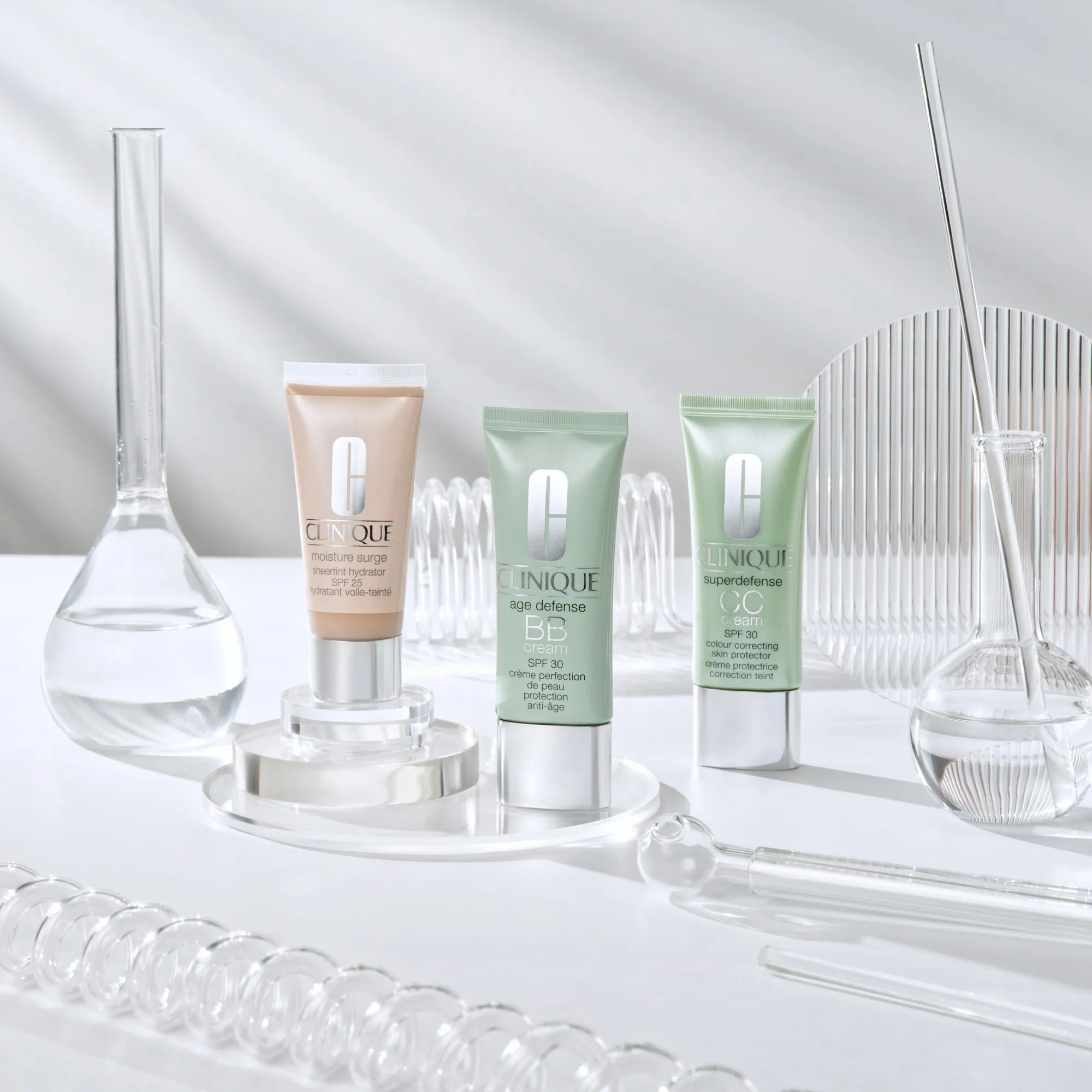 Moisture Surge Tinted SPF 25 Увлажняющий крем SPF25 с тональным эффектом