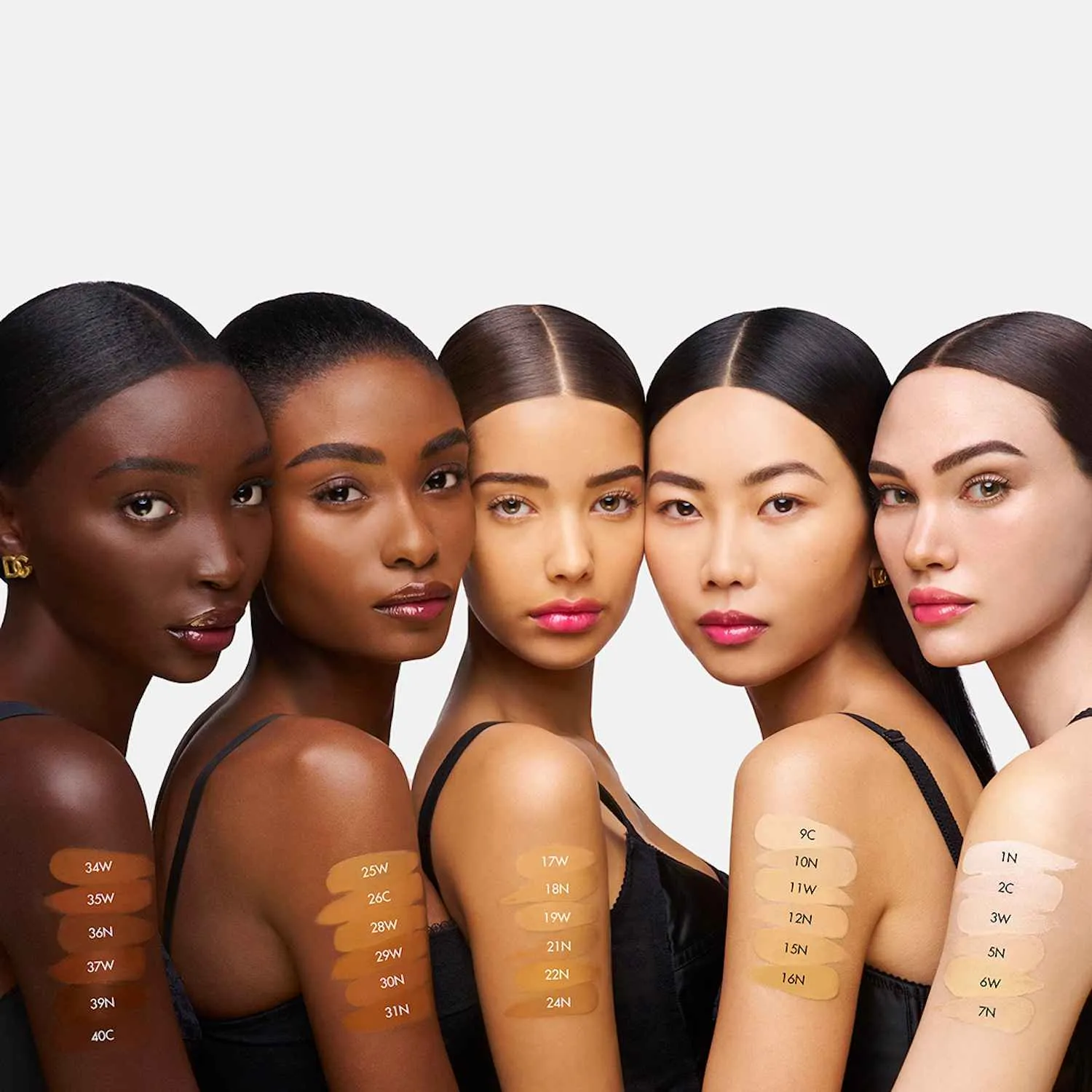 BLUEBERRY NUTRI TINT Увлажняющий тональный крем