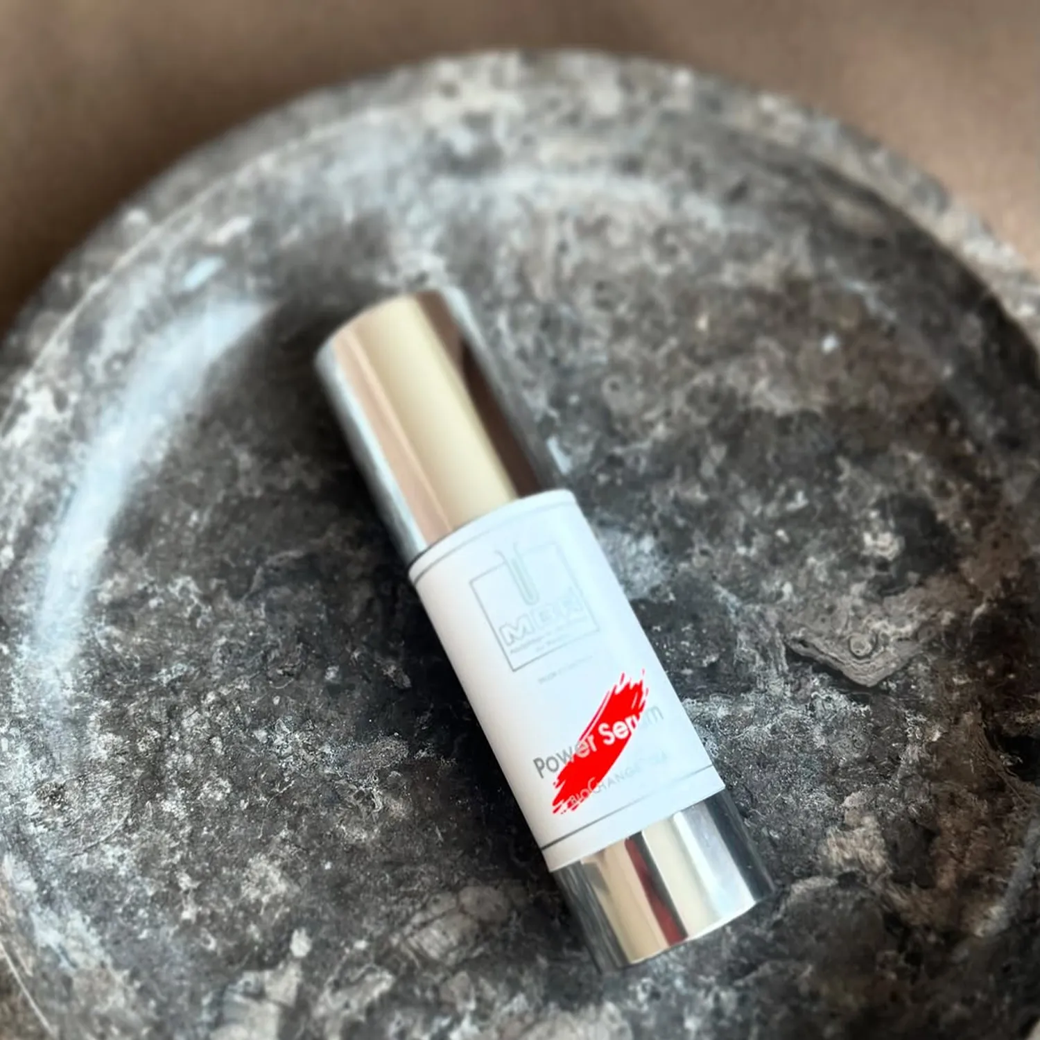 BIOCHANGE Сыворотка для лица восстанавливающая 