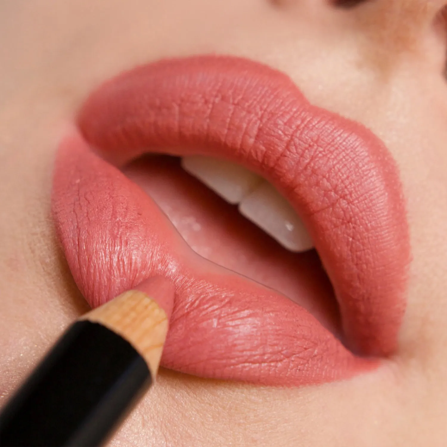 Maximatte Помада-карандаш