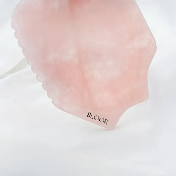 Скребок гуаша Скульптор из цельного розового кварца