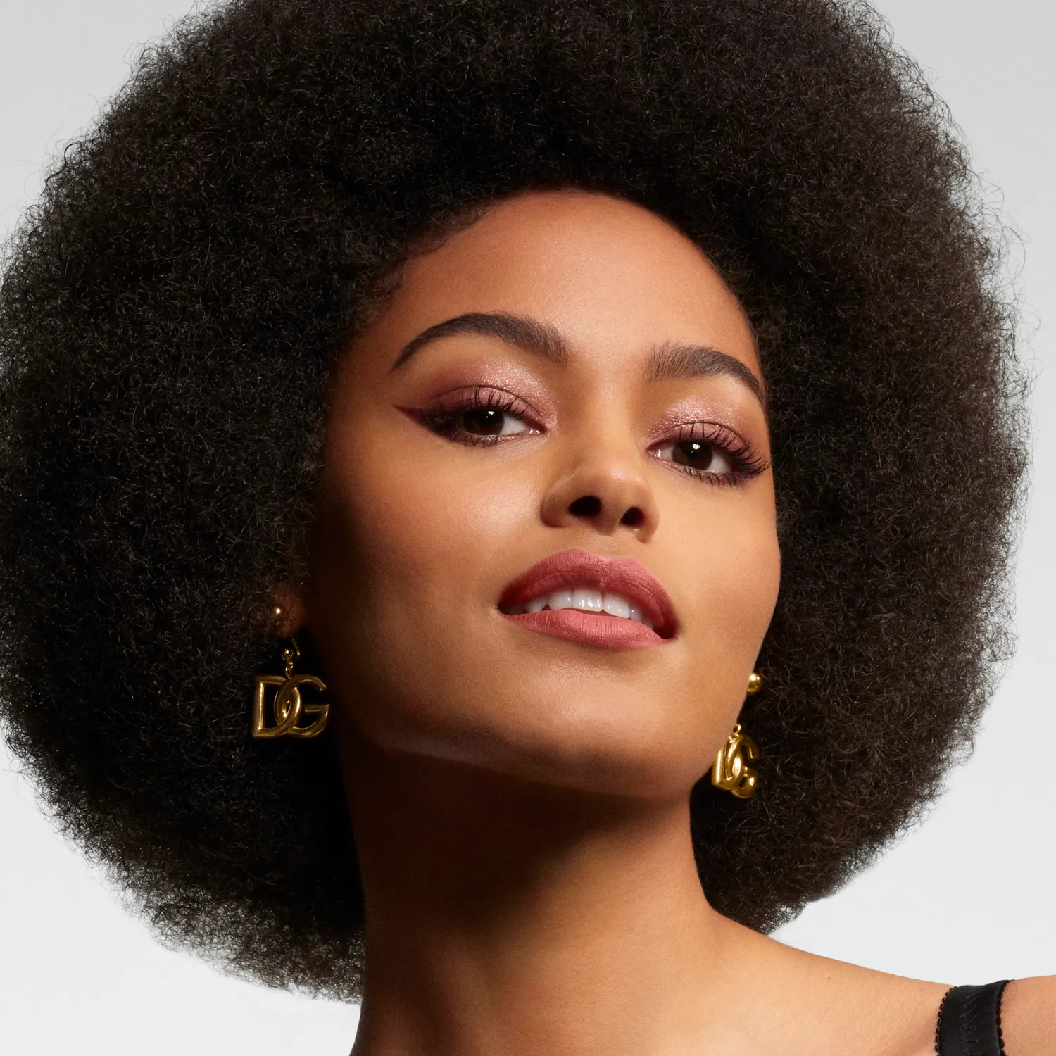 MY LIP OVERLINER Мягкий моделирующий карандаш для губ 