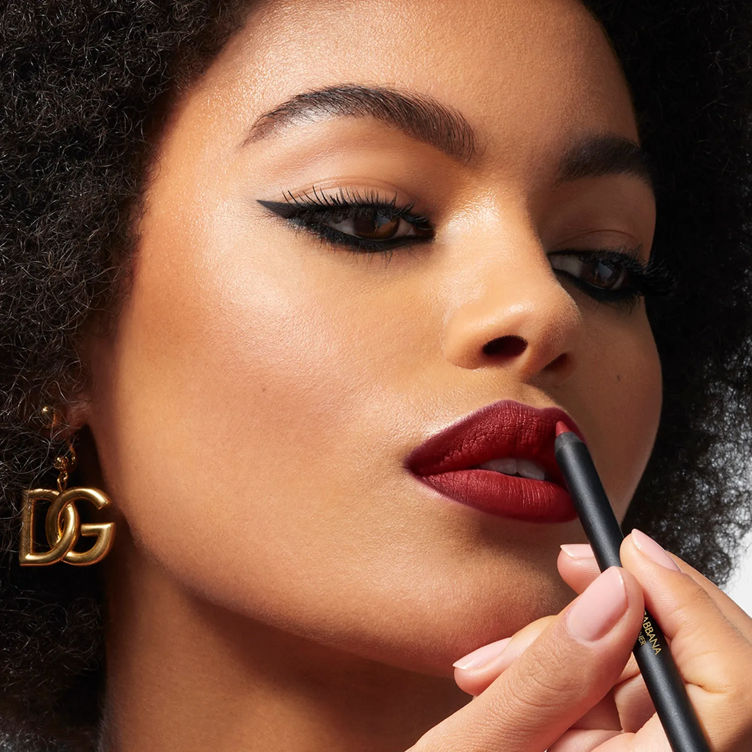 MY LIP OVERLINER Мягкий моделирующий карандаш для губ 