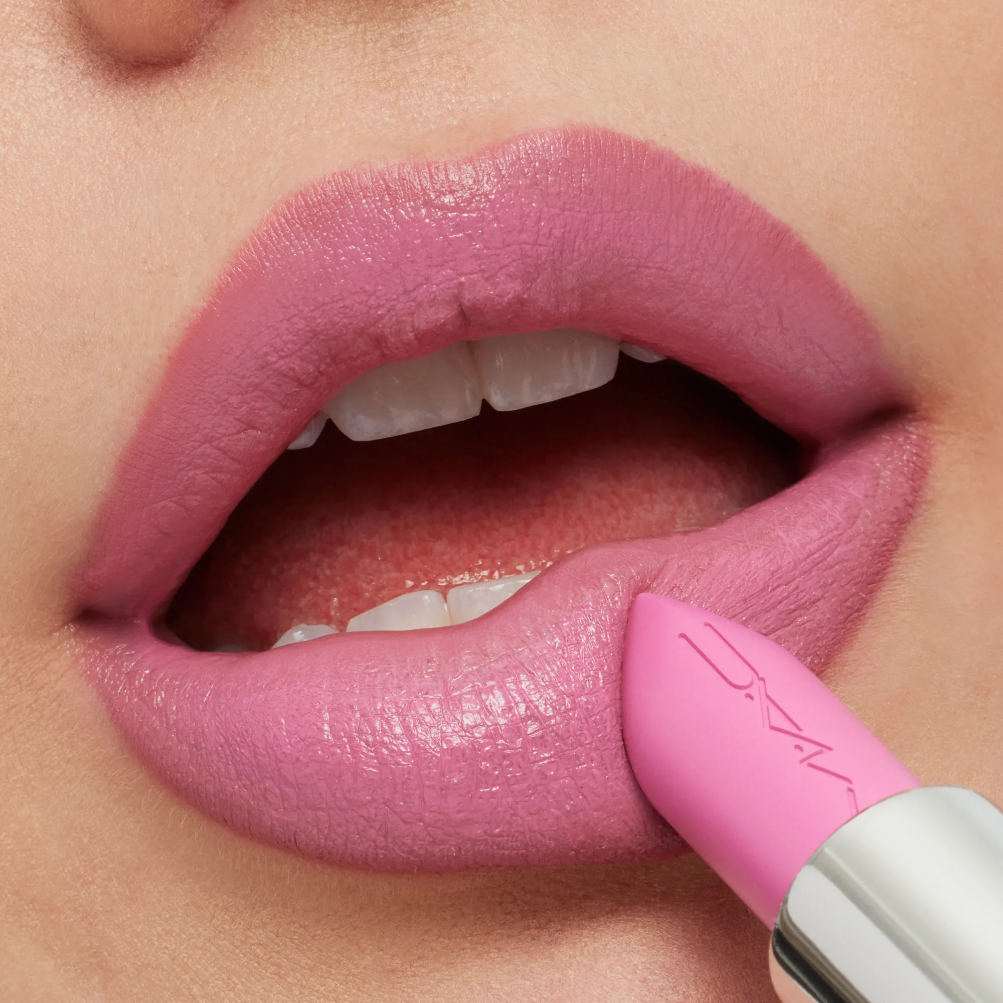 MACXIMAL SLEEK SATIN LIPSTICK Губная помада