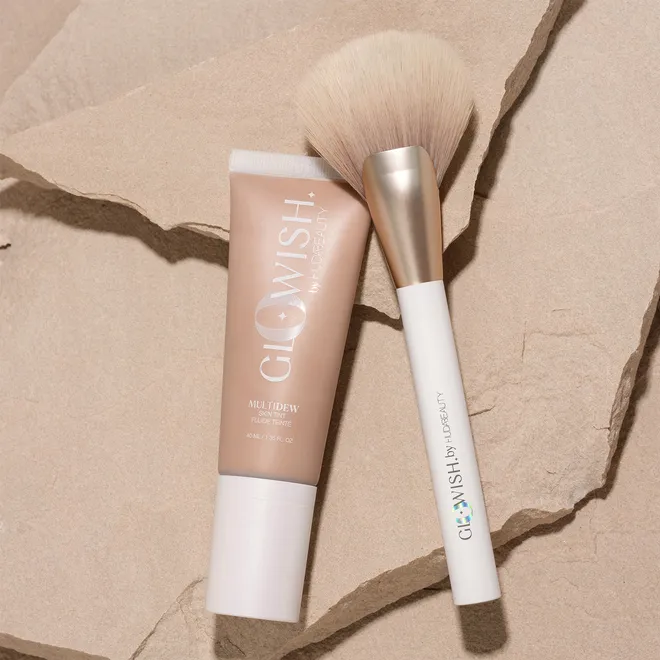 GLOWISH TINTED MOISTURIZER BRUSH Кисть для лица