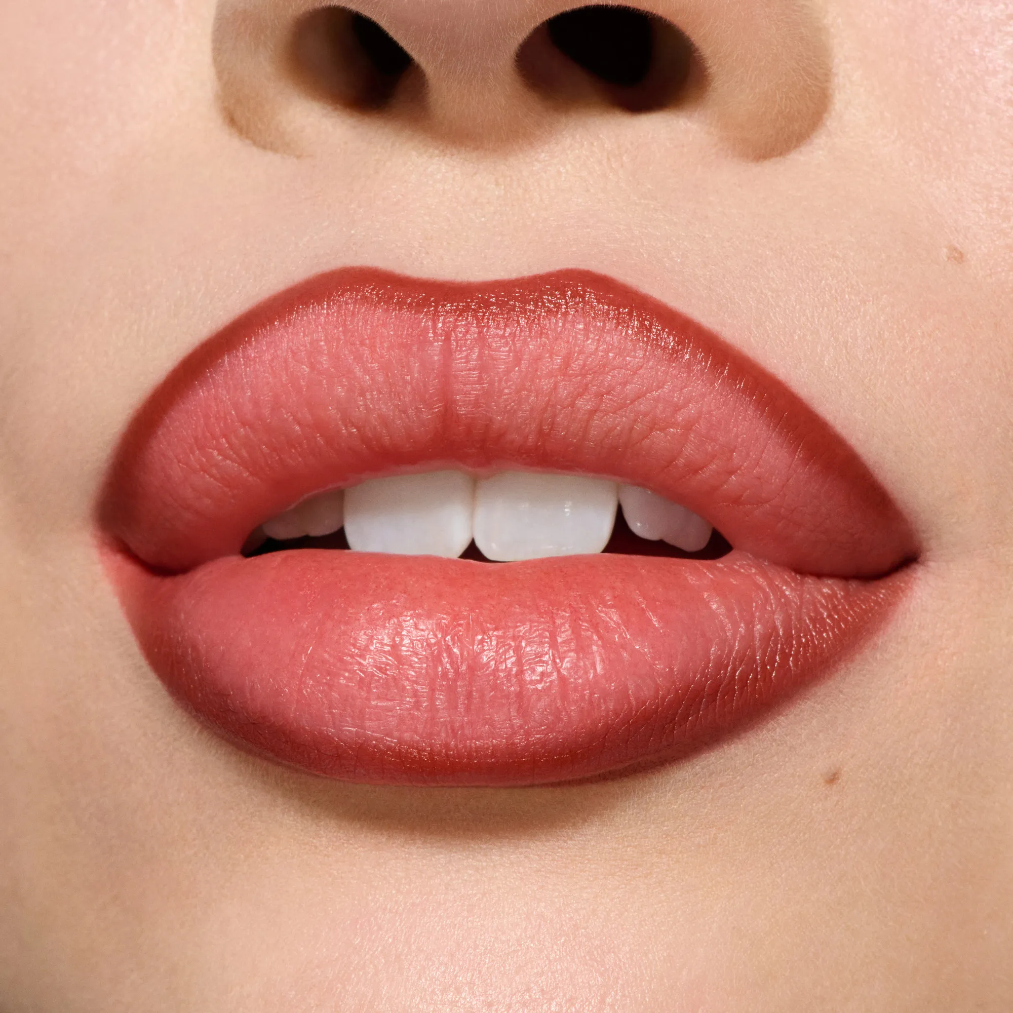 LIPGLAZER GLOSSY LINER Глянцевый карандаш для губ