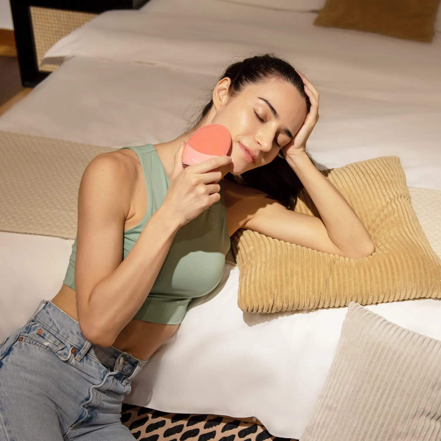 LUNA 4 BALANCED SKIN Умный девайс для очищения и массажа лица 2-в-1 для нормальной кожи оранжевый