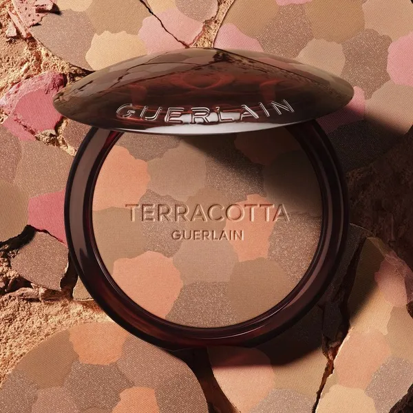 Terracotta Light Легкая бронзирующая пудра для лица