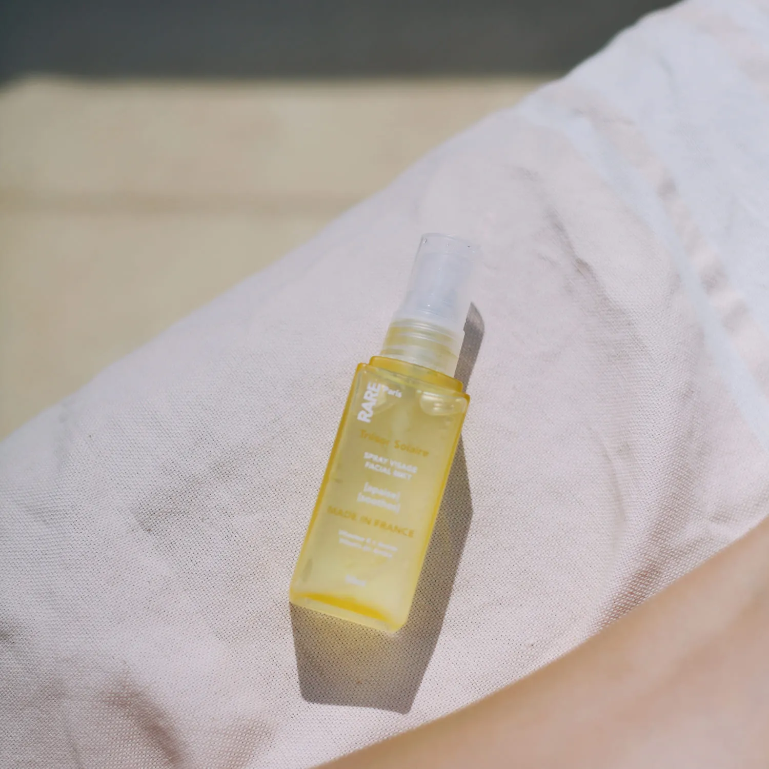 Trésor Solaire Успокаивающий тоник-мист для лица