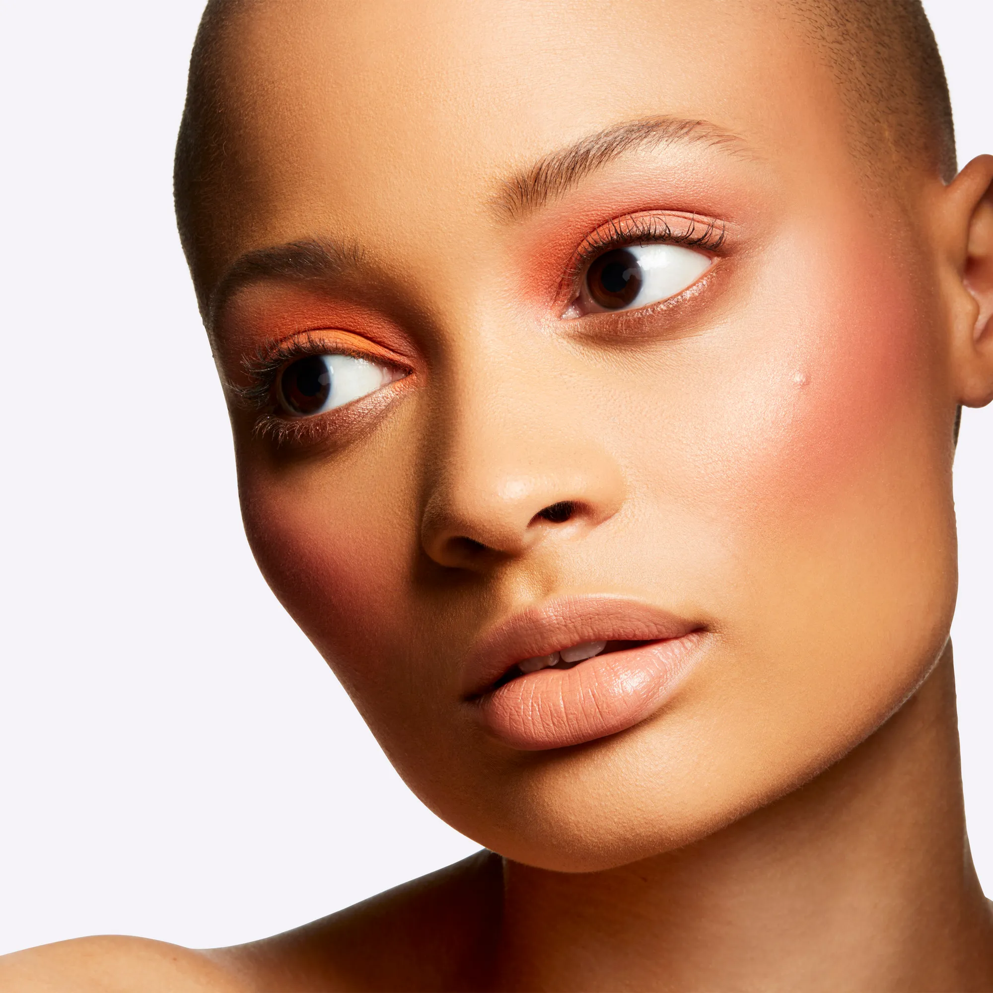 EXTRA DIMENSION BLUSH Кремовые румяна с эффектом сияния