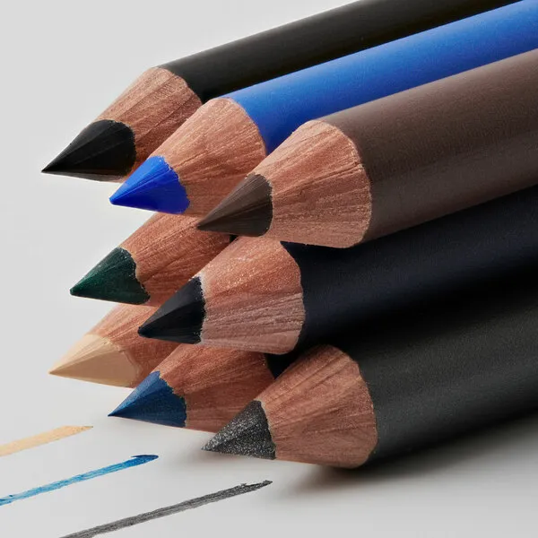 Водостойкий матовый карандаш для глаз