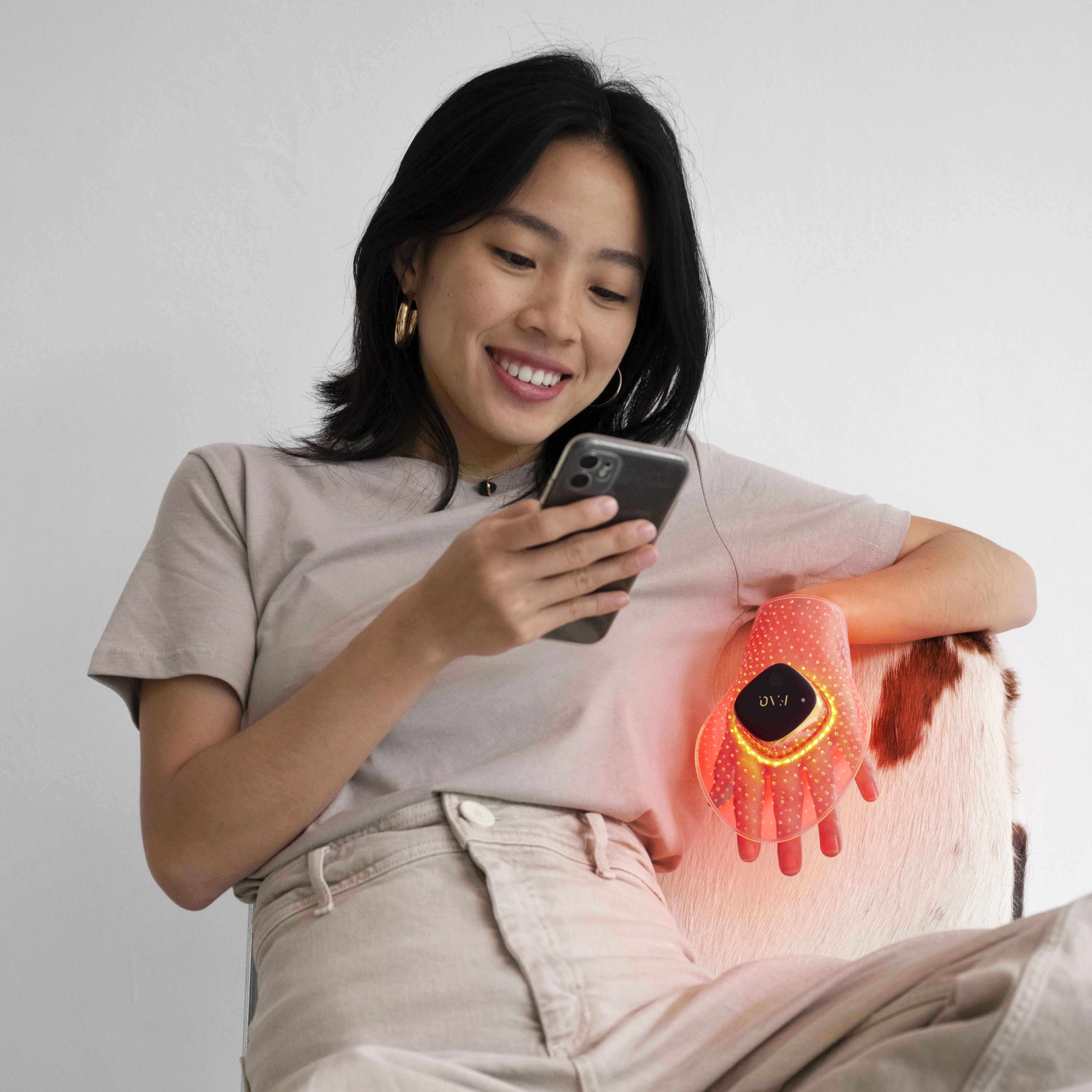 Ультралегкая LED-МАСКА FAQ™ 221 с 7 типами LED-света и ближним инфракрасным светом для молодости ваших рук