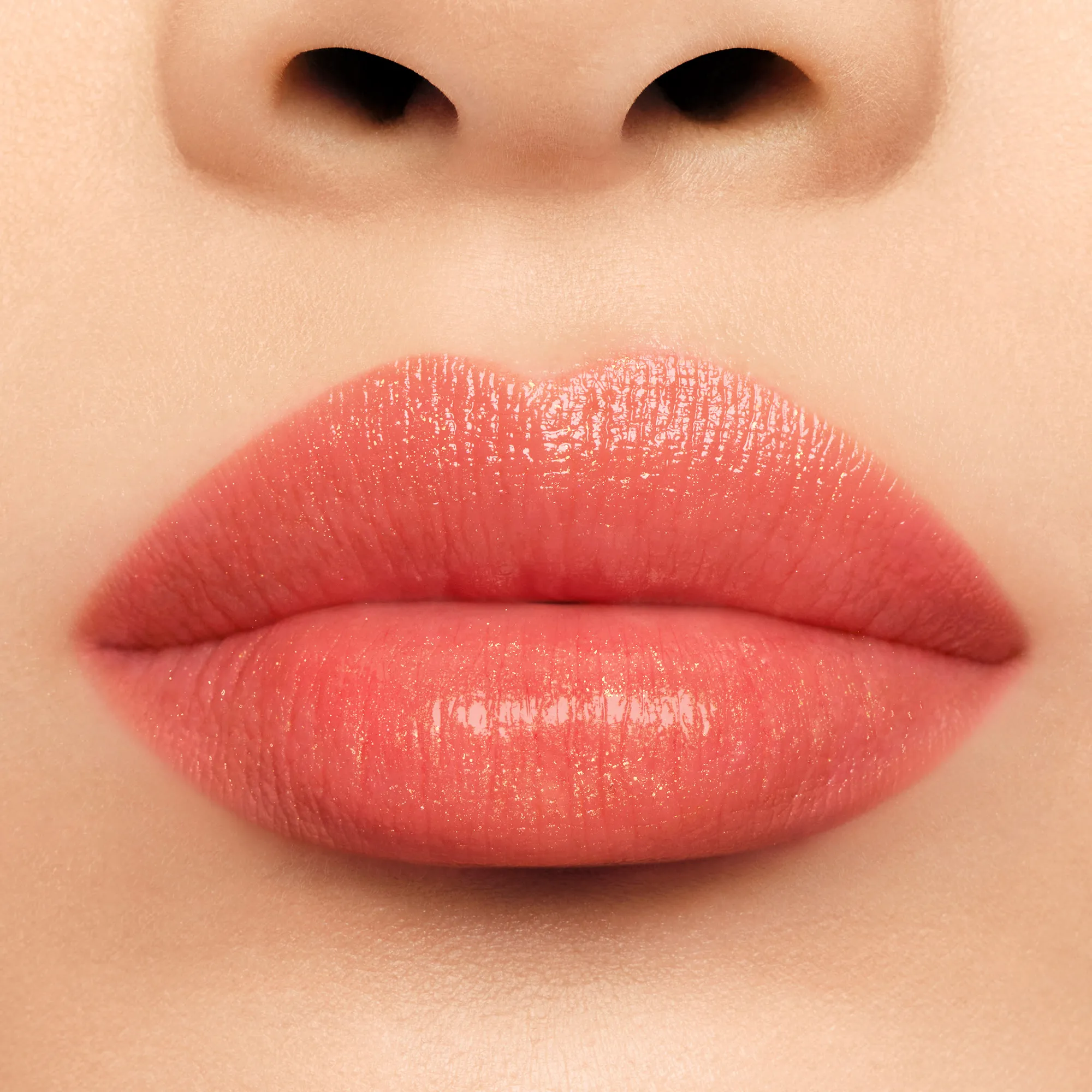 Kisskiss Bee Glow Бальзам для губ пробуждающий цвет