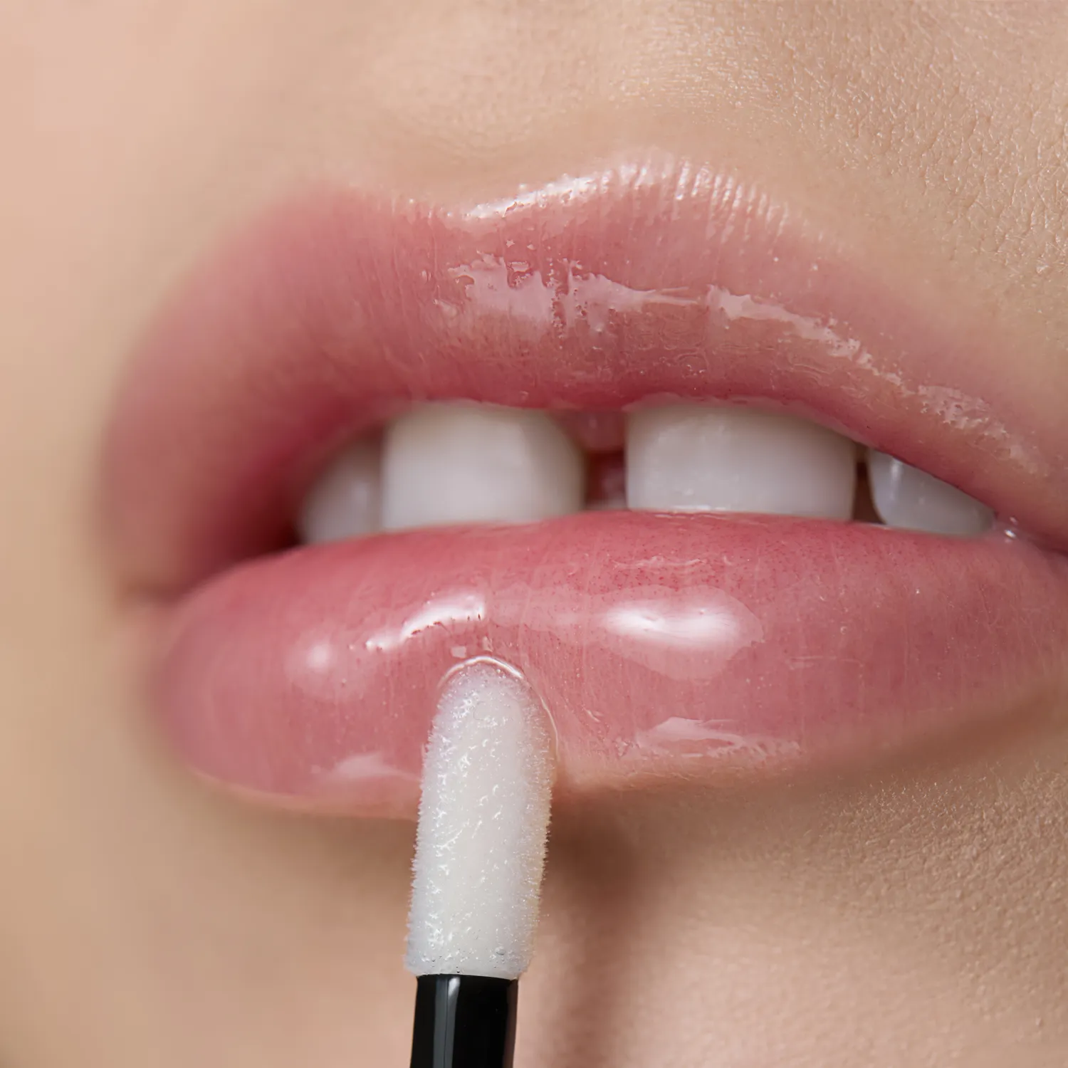 Блеск для губ прозрачный