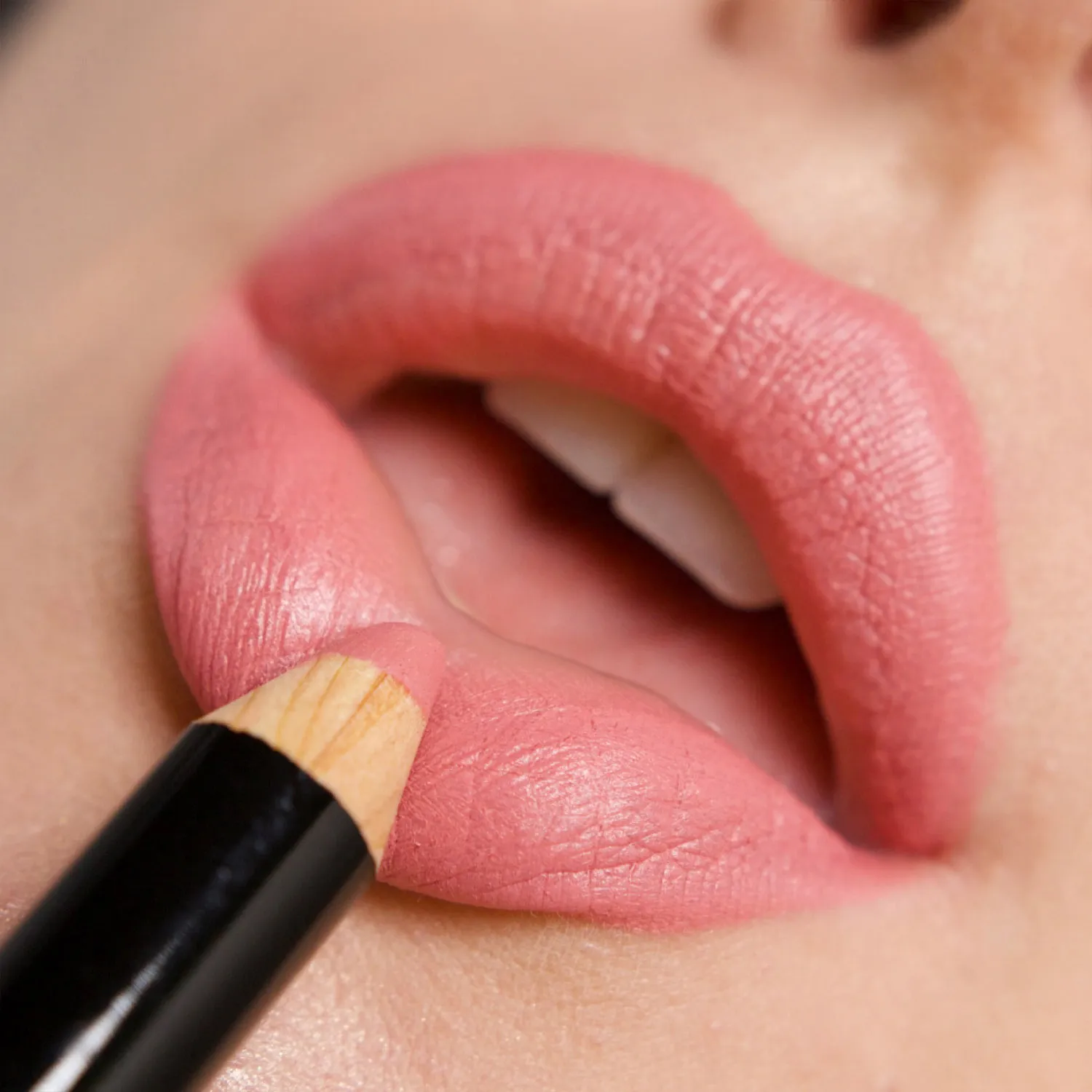 Maximatte Помада-карандаш