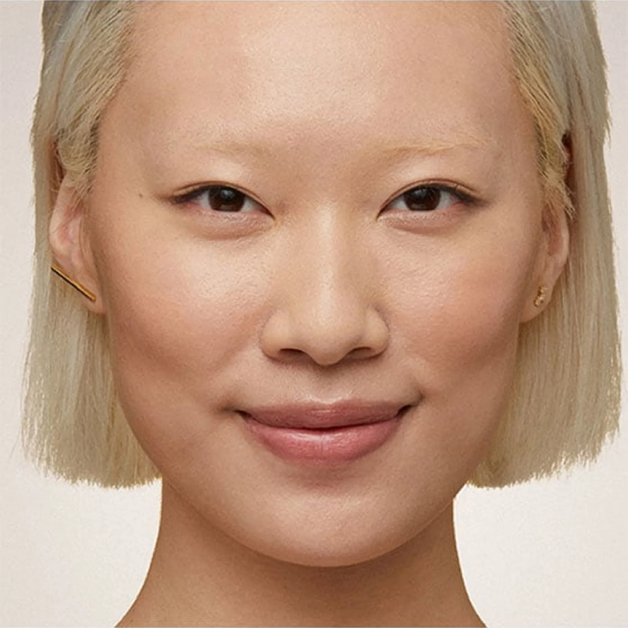 Double Wear Устойчивый тональный флюид SPF20