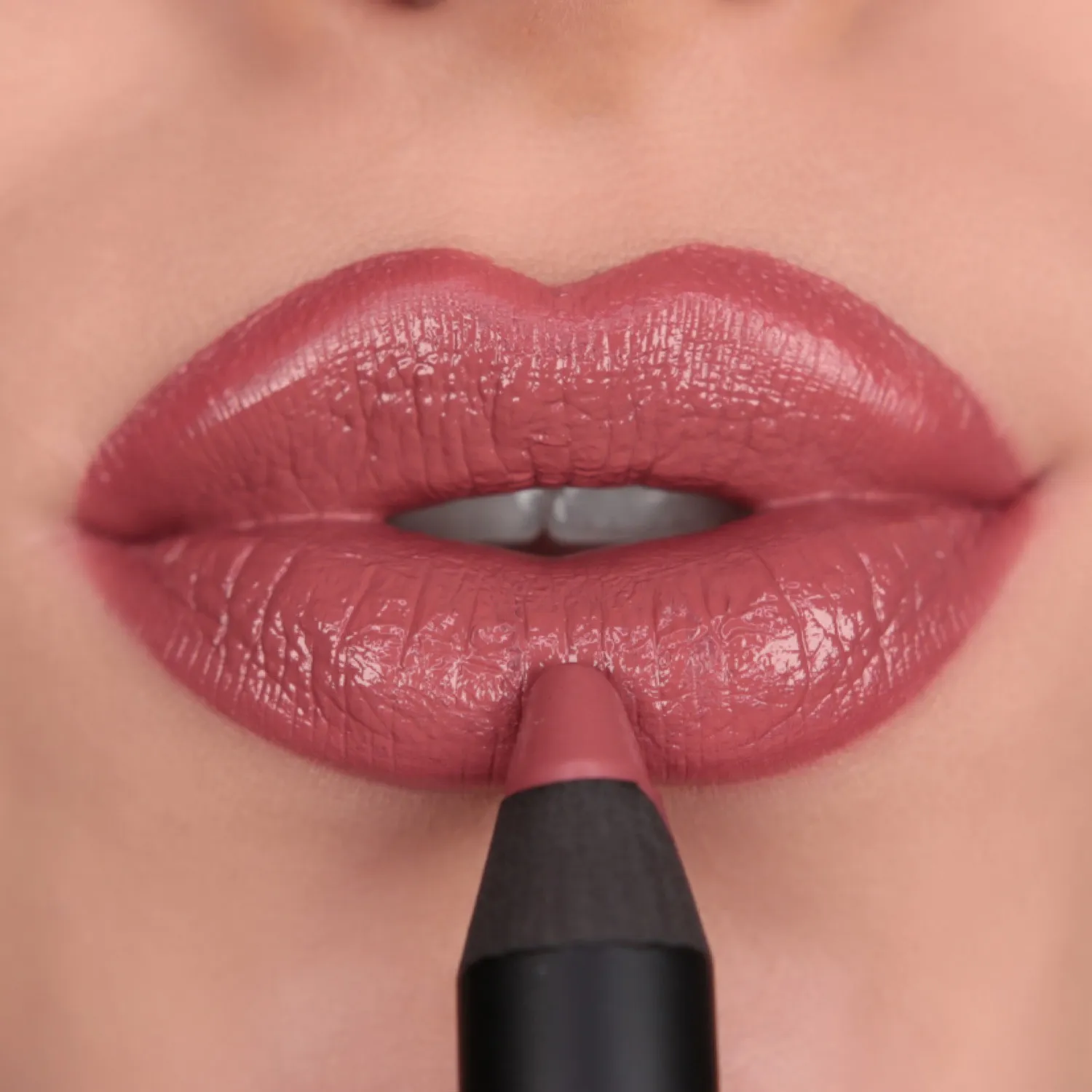 Lipstique Помада-карандаш
