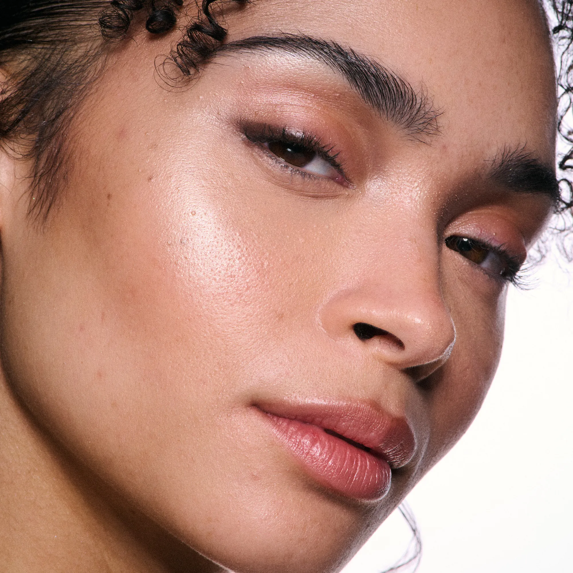 BOUNCE&GLEAM HIGHLIGHTER Хайлайтер для лица