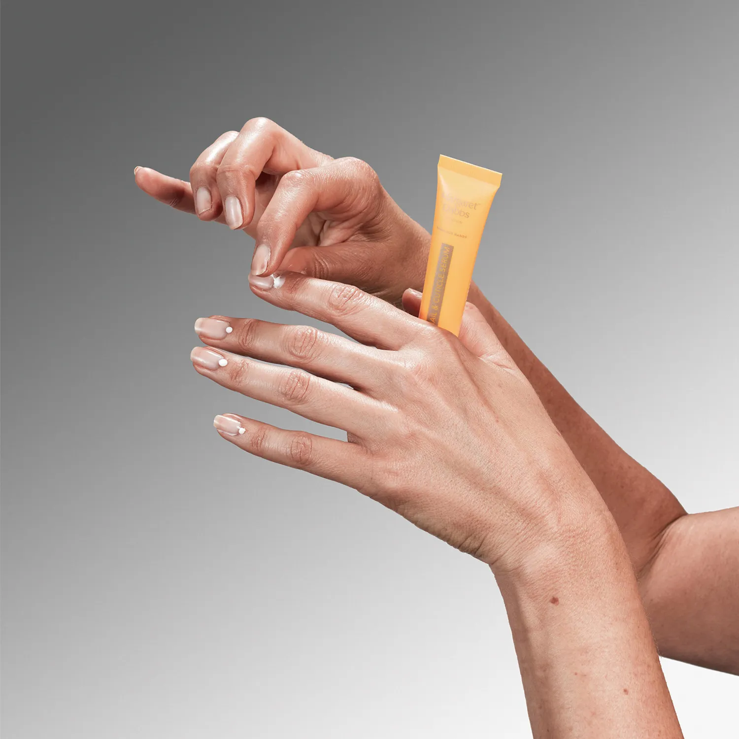 BODY CARE NOURISHING Сыворотка для ногтей и кутикулы питательная