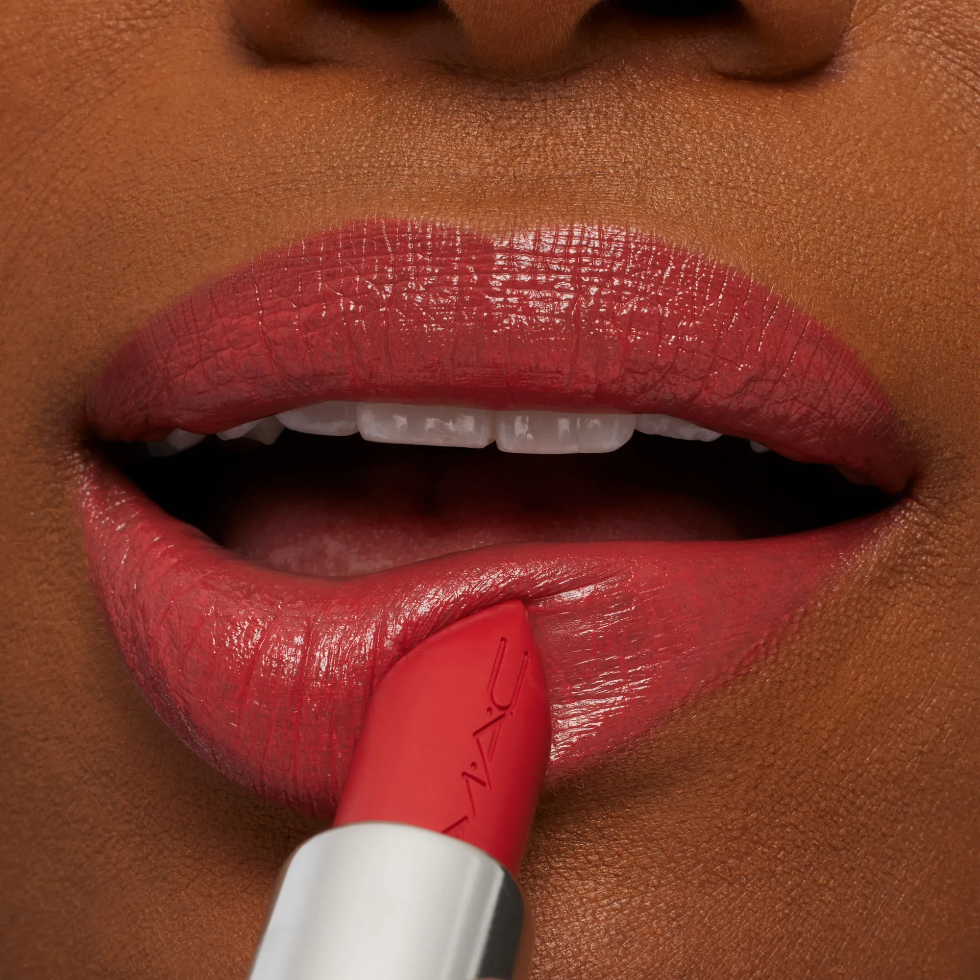 MACXIMAL SLEEK SATIN LIPSTICK Губная помада MACXIMAL SLEEK SATIN LIPSTICK Губная помада