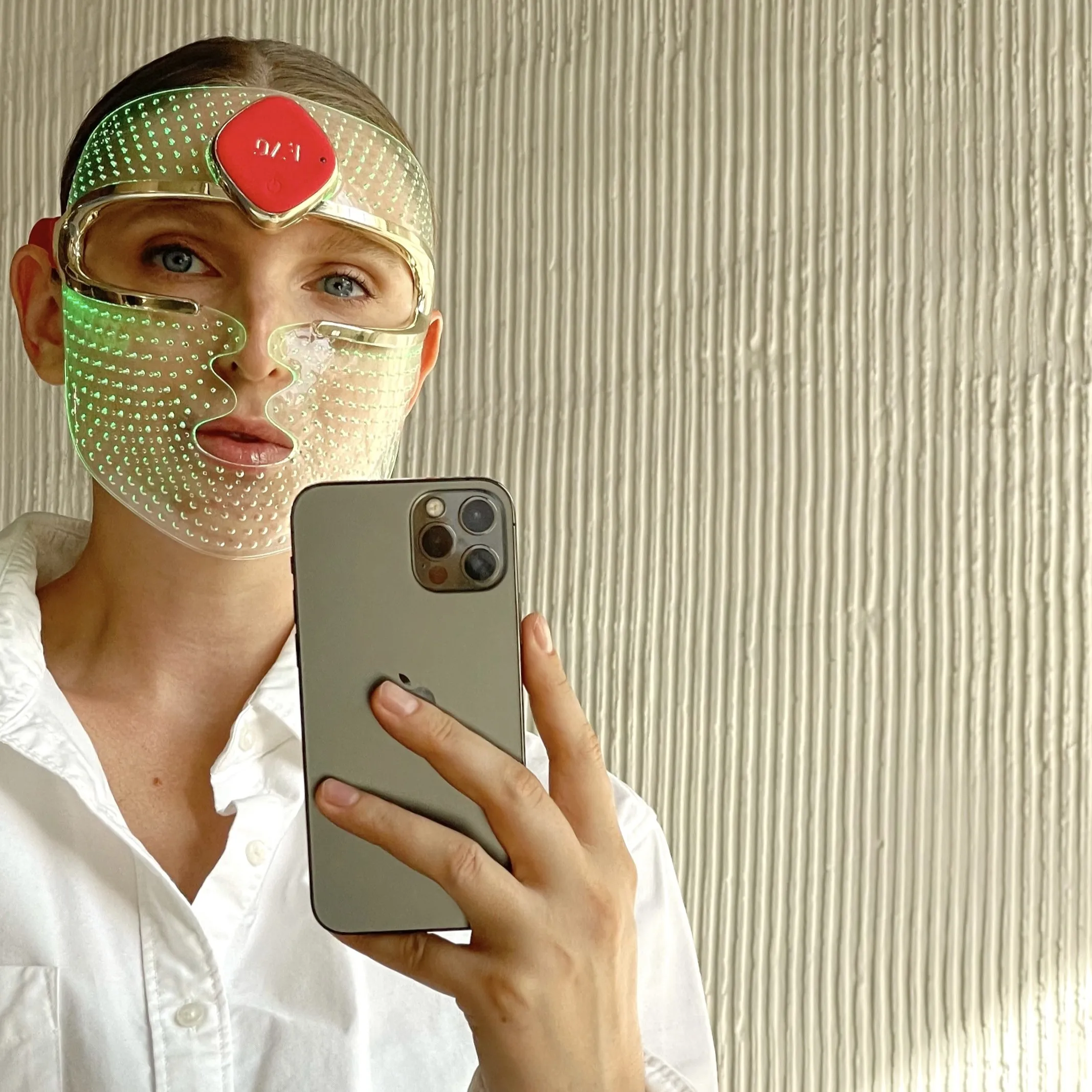 Ультралегкая LED-маска FAQ™ 201 с 3 типами LED-света для молодости вашей кожи