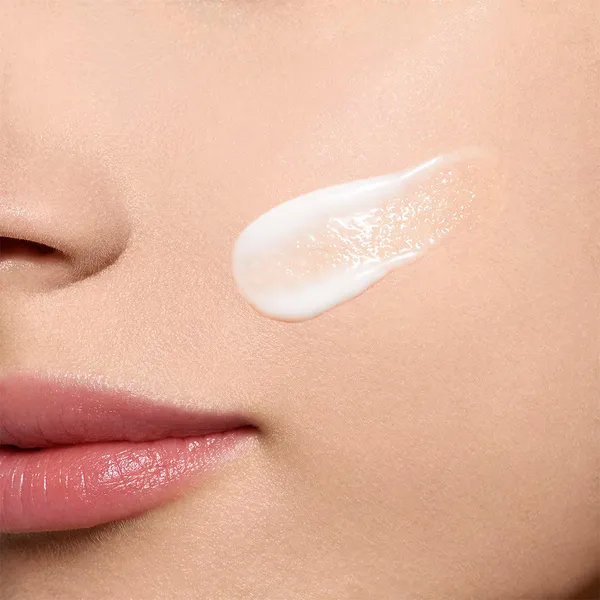 Extra-Firming Регенерирующая дневная эмульсия против морщин для любого типа кожи