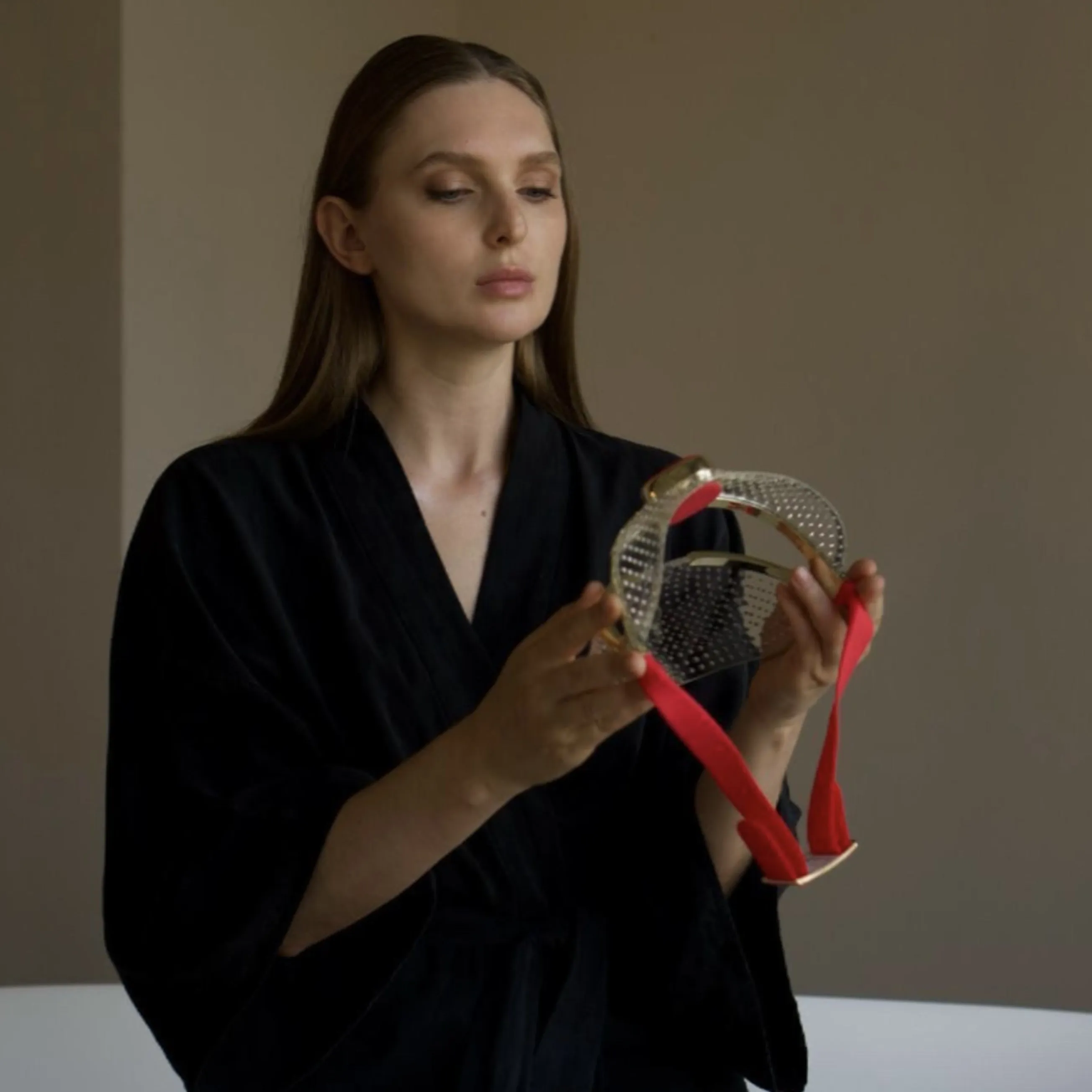 Ультралегкая LED-маска FAQ™ 201 с 3 типами LED-света для молодости вашей кожи