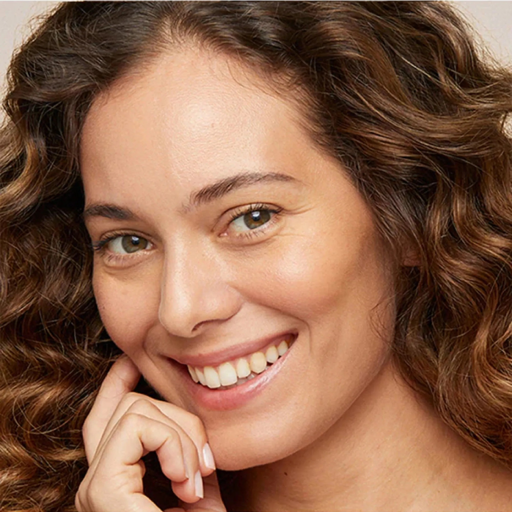 Double Wear Устойчивый тональный флюид SPF20