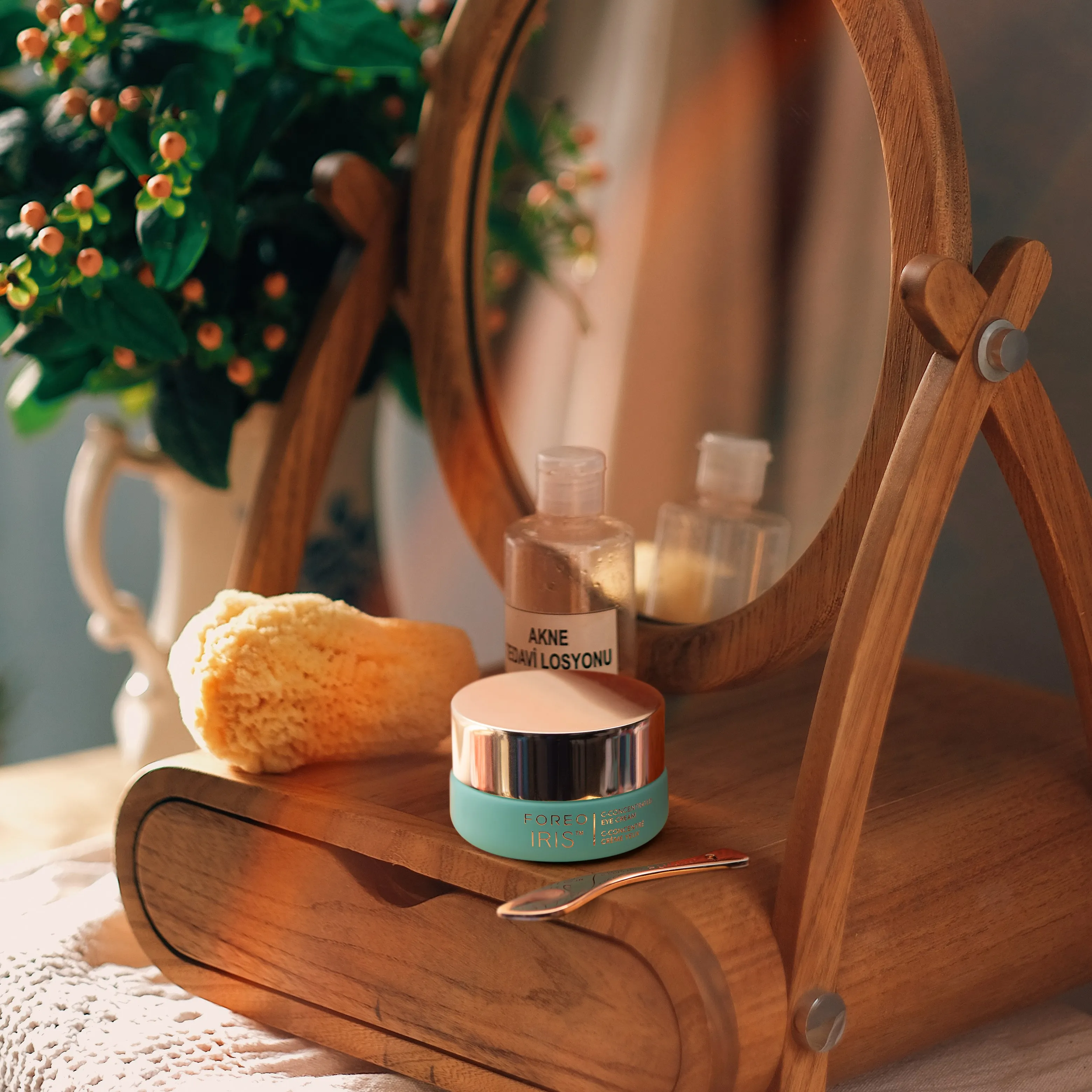 Крем для кожи вокруг глаз IRIS™ C-CONCENTRATED BRIGHTENING EYE CREAM