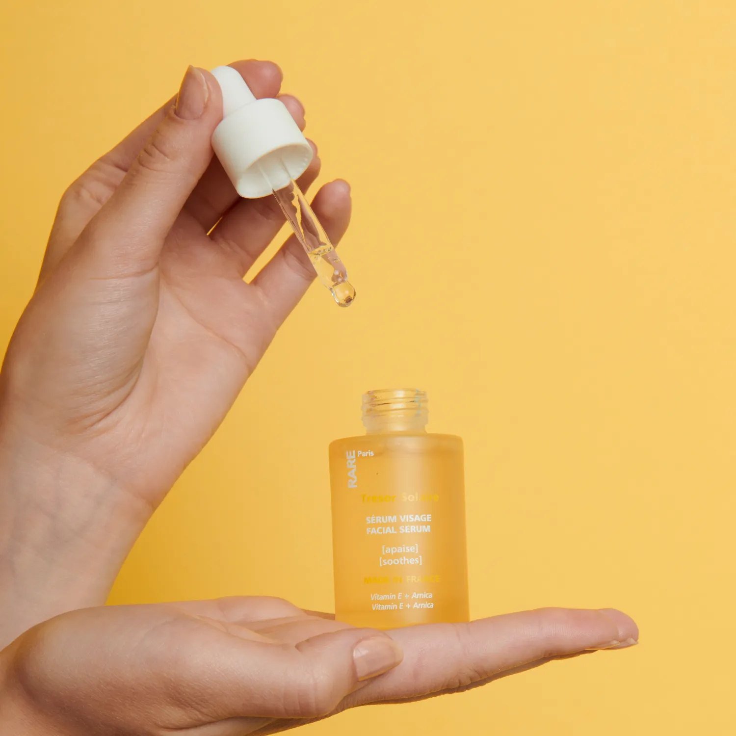 Trésor Solaire Успокаивающая сыворотка для лица