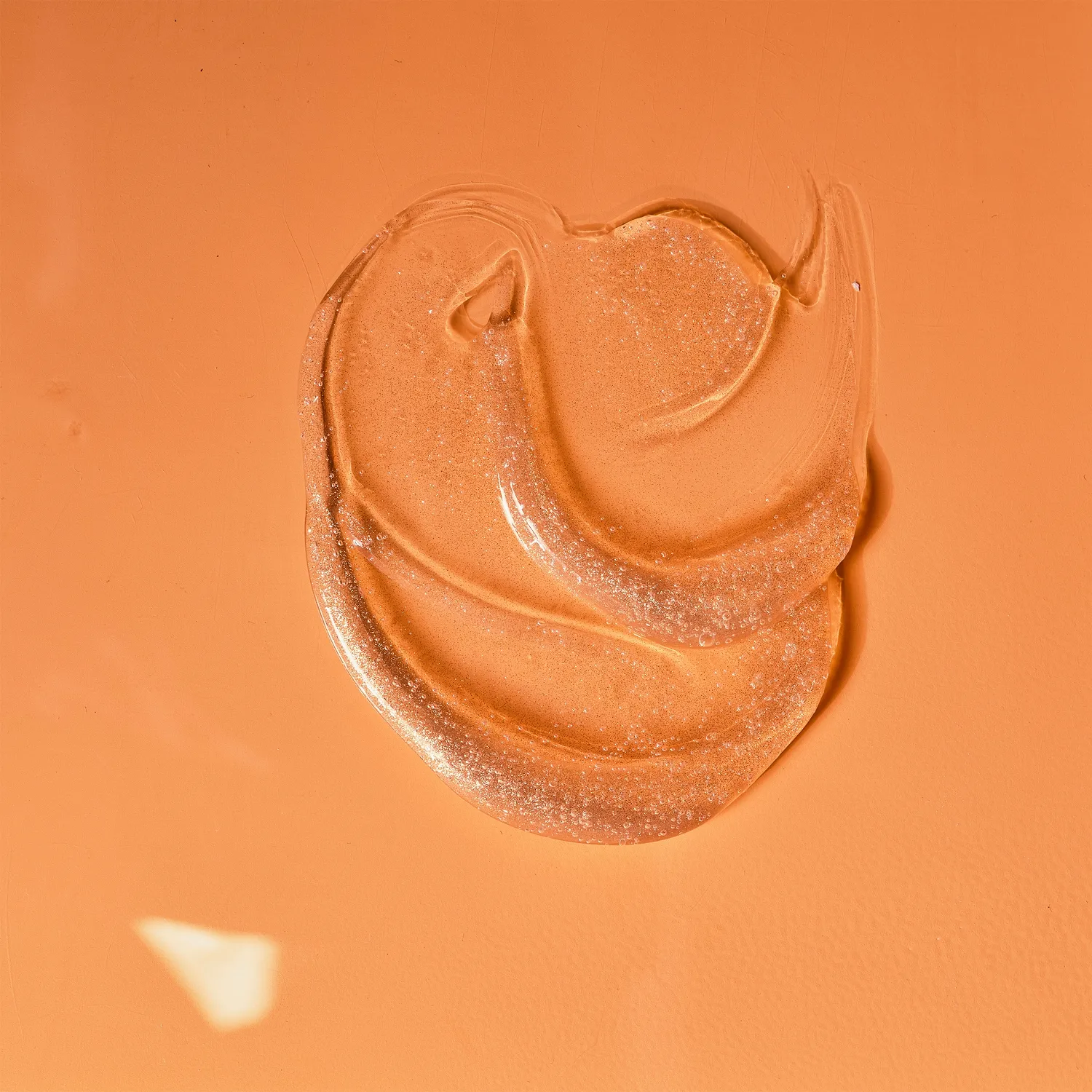 Tropic Glow Гель для душа с шиммером с ароматом миндаля и сандала