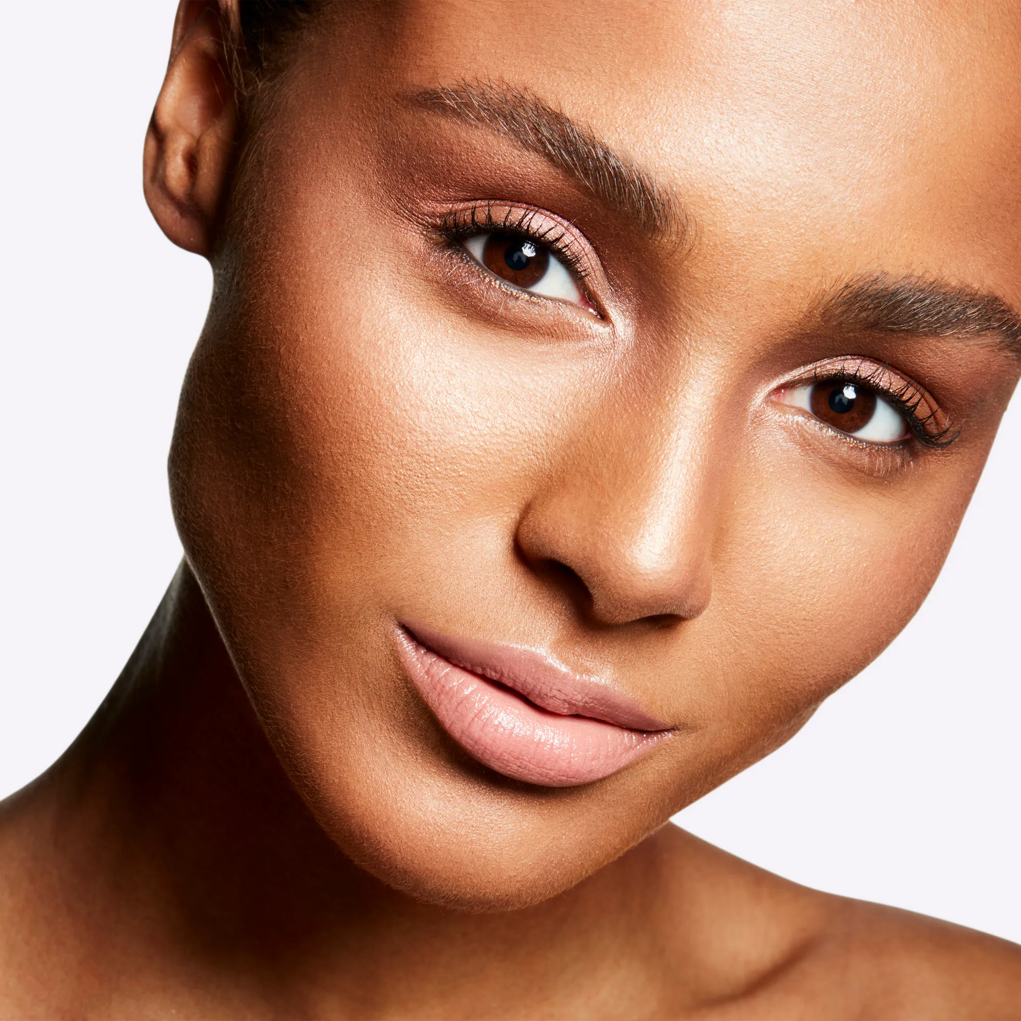 EXTRA DIMENSION SKINFINISH Компактная пудра с эффектом сияния